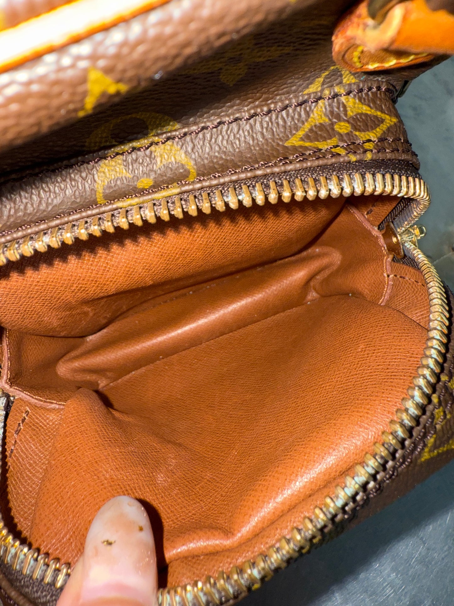 Pre-owned Louis Vuitton Mini Amazon Monogram Crossbody Bag