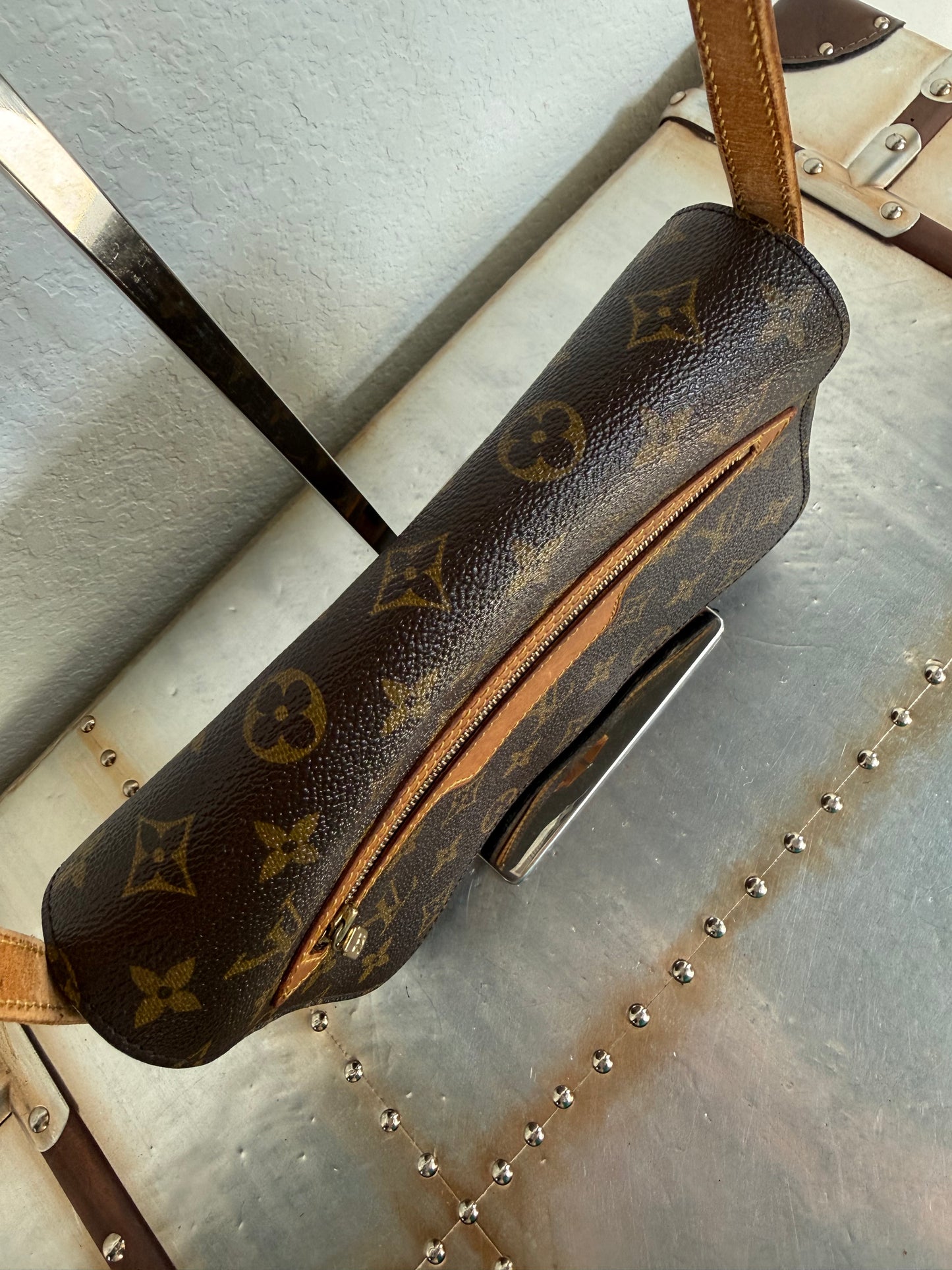 Pre-owned Louis Vuitton Saint Germain 24 Monogram Crossbody / Shoulder Bag