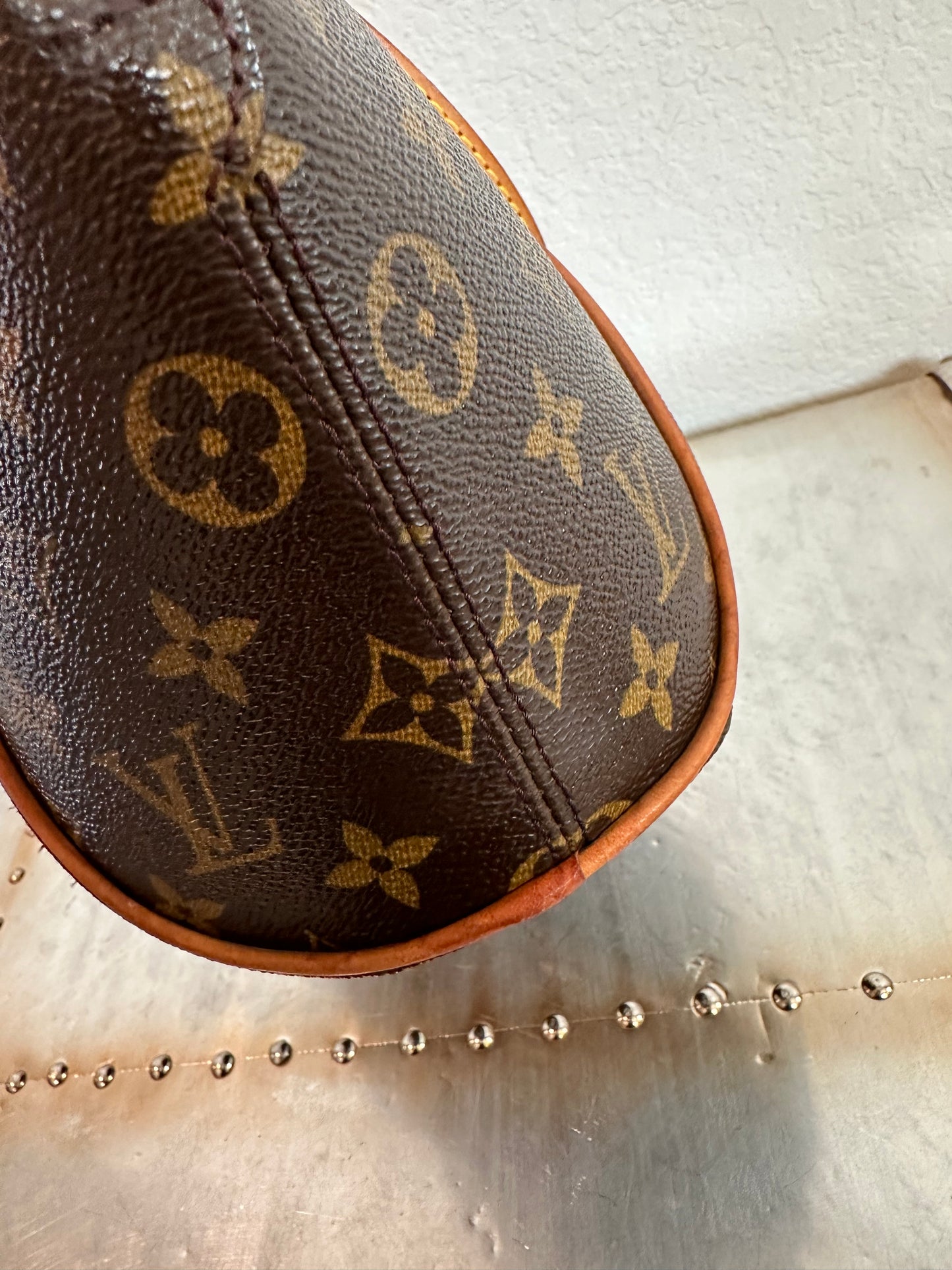 Pre-owned Authentic Louis Vuitton Ellipse PM Monogram Handbag