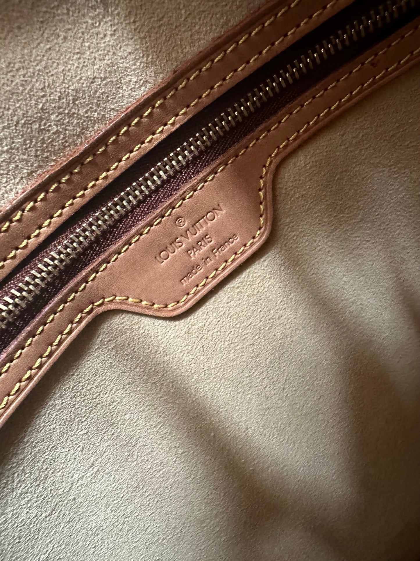 Pre-owned Authentic Louis Vuitton Looping GM Monogram Shoulder Bag