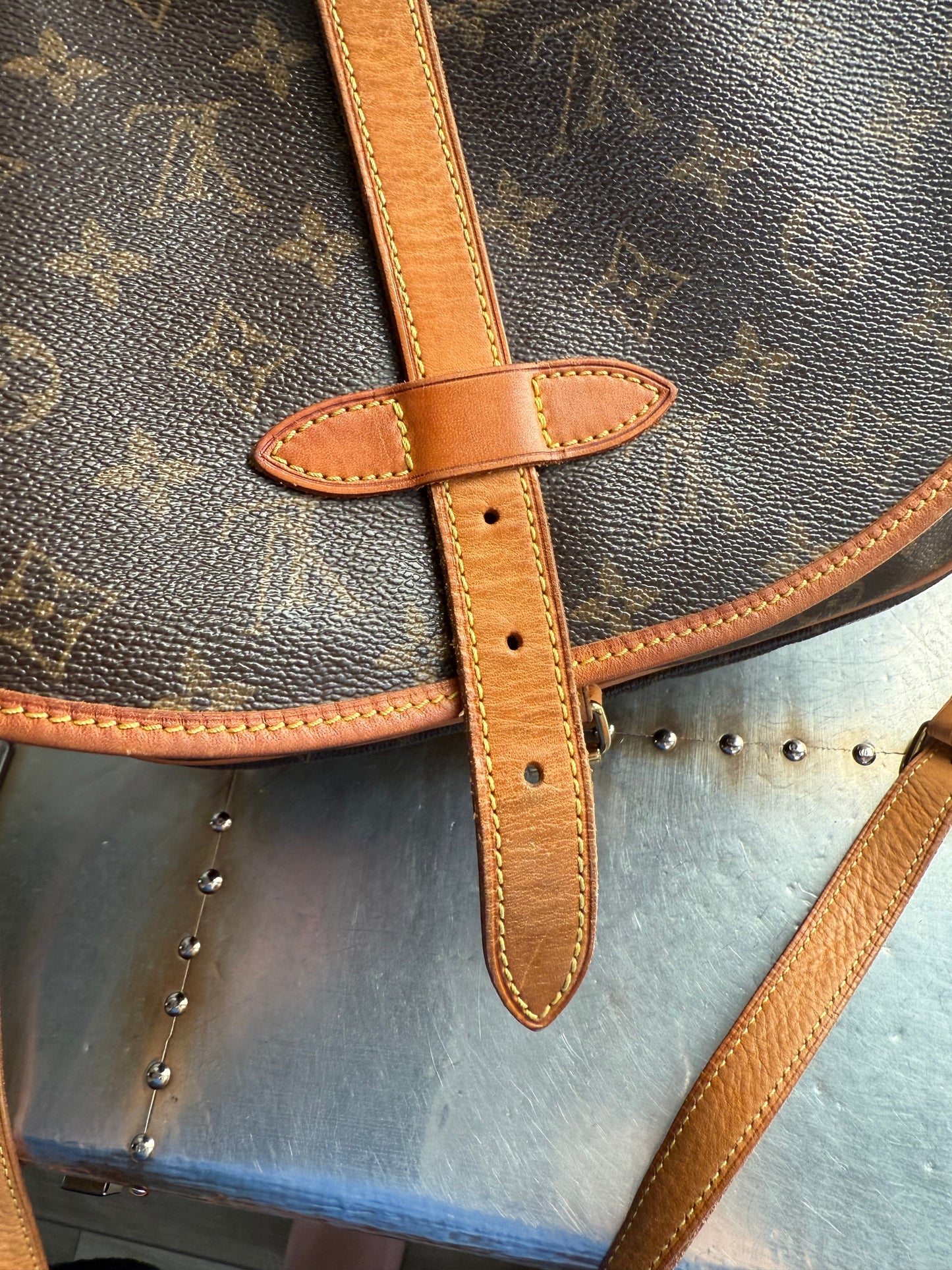 Pre-owned Authentic Louis Vuitton Saumur 30 Monogram Crossbody Bag