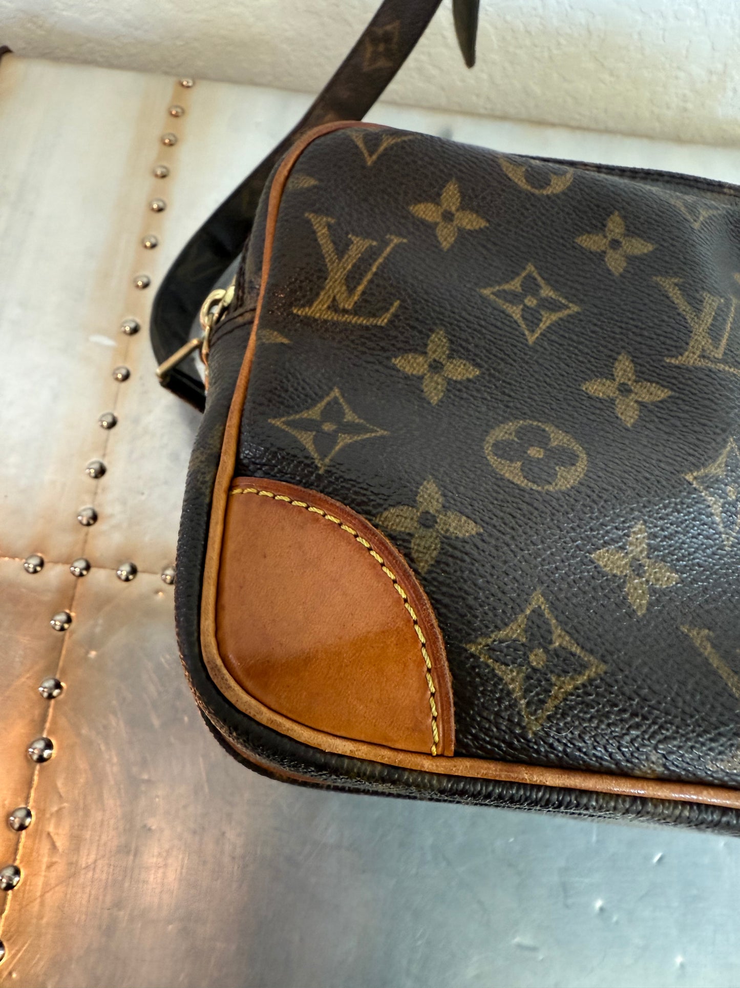 Pre-owned Louis Vuitton Nile PM Monogram Shoulder Bag/ Crossbody Bag