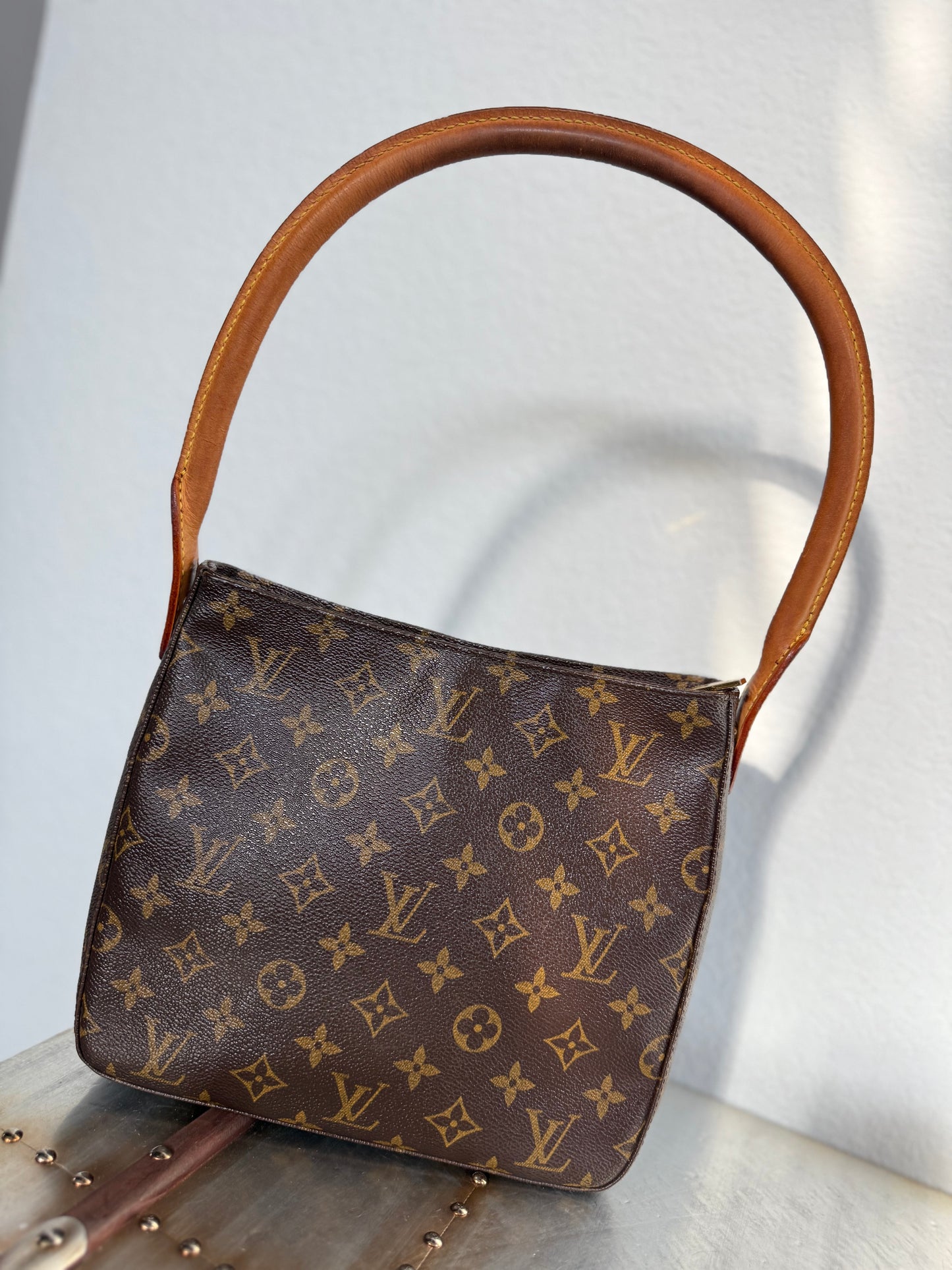 Pre-owned Authentic Louis Vuitton Looping MM Monogram Shoulder Bag