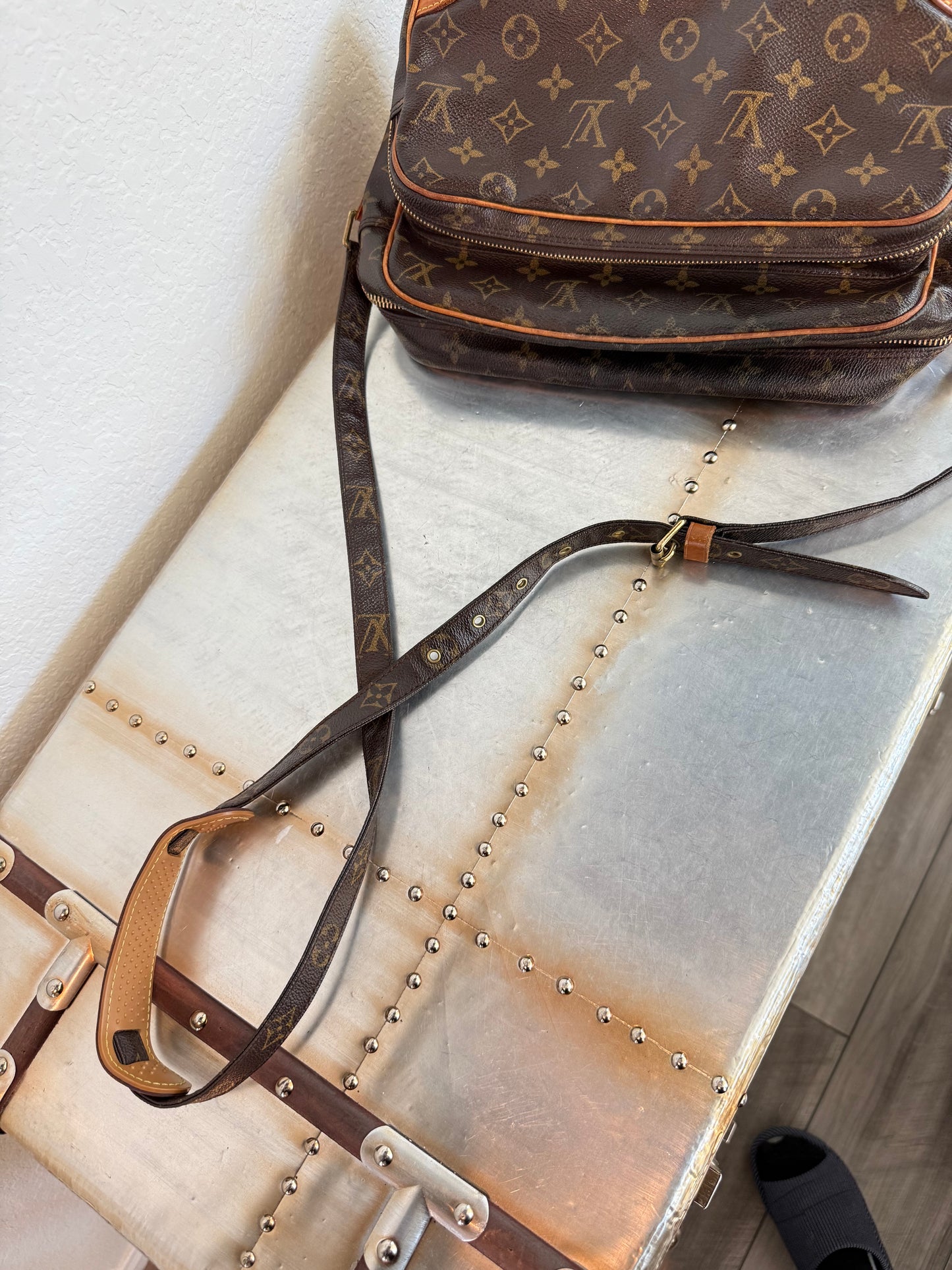 Pre-owned Louis Vuitton Nile PM Monogram Shoulder Bag/ Crossbody Bag