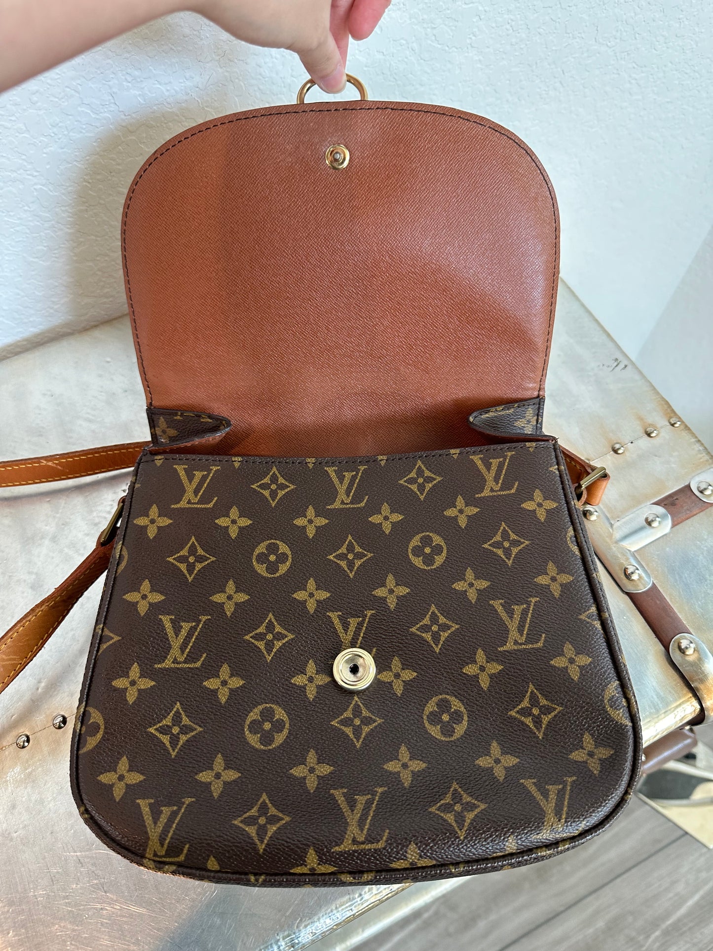 Pre-owned Authentic Louis Vuitton Saint Cloud GM Monogram Crossbody Bag