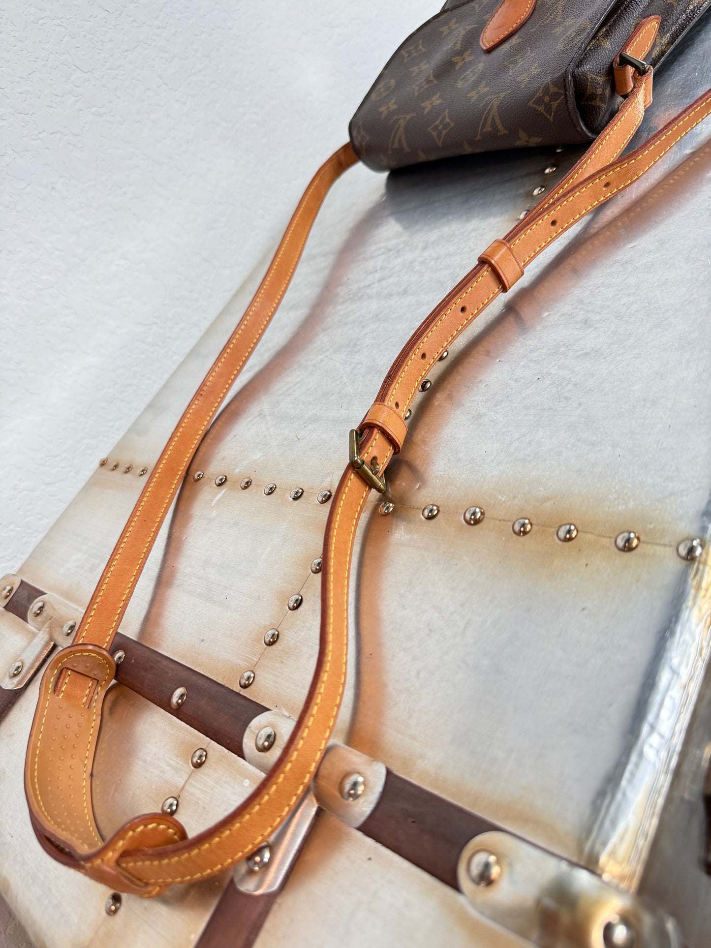 Pre-owned Authentic Louis Vuitton Saint Cloud MM Monogram Shoulder / Crossbody Bag