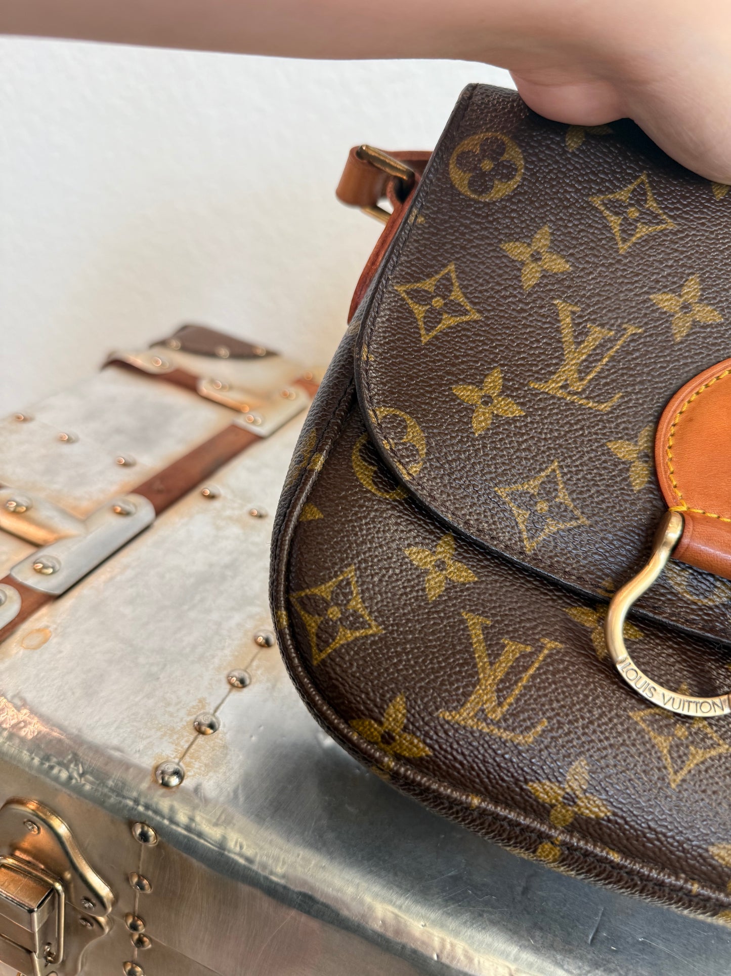 Pre-owned Authentic Louis Vuitton Saint Cloud MM Monogram Shoulder / Crossbody Bag