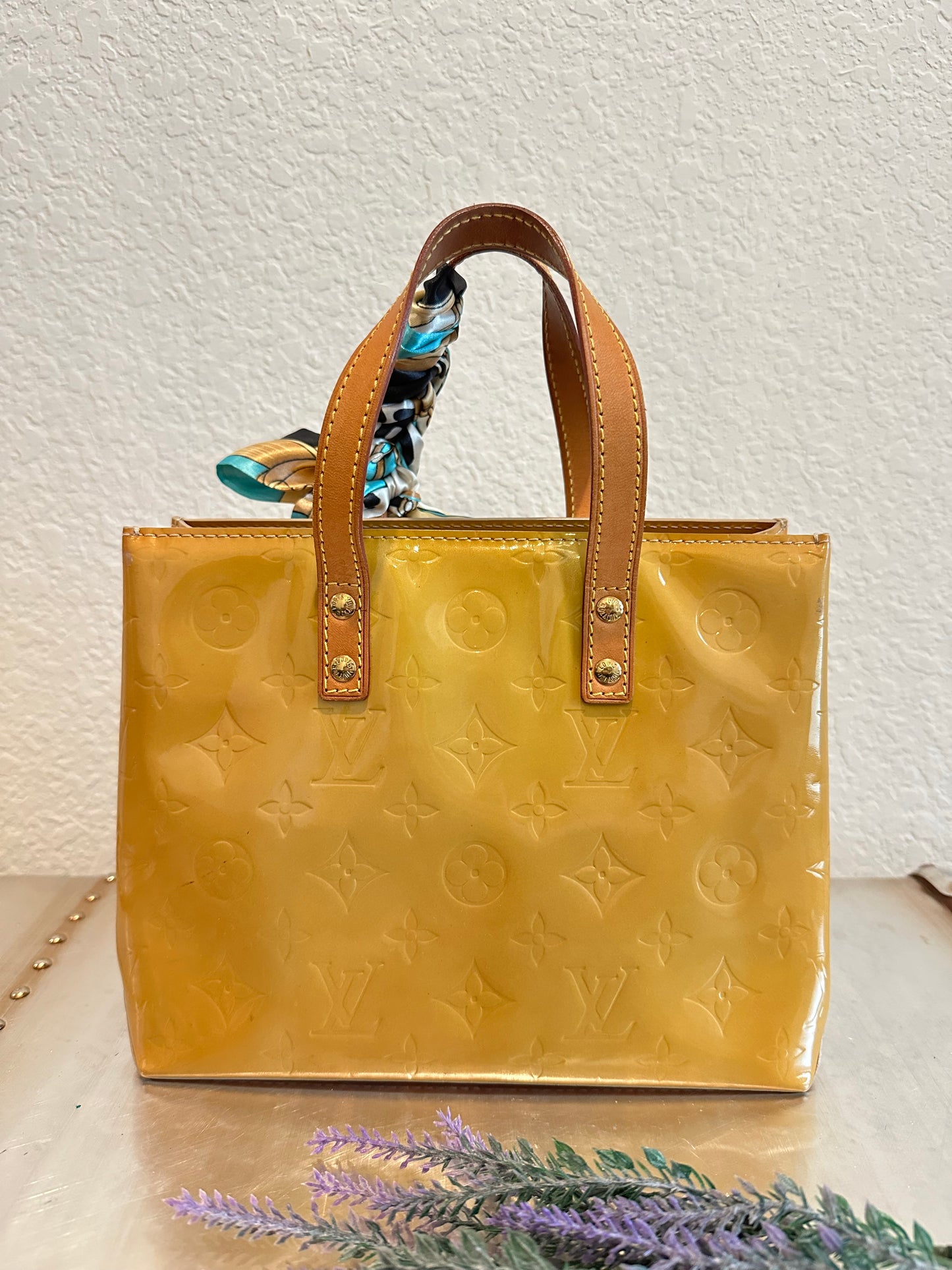 Pre-owned Authentic Louis Vuitton Reade PM Vernis Handbag