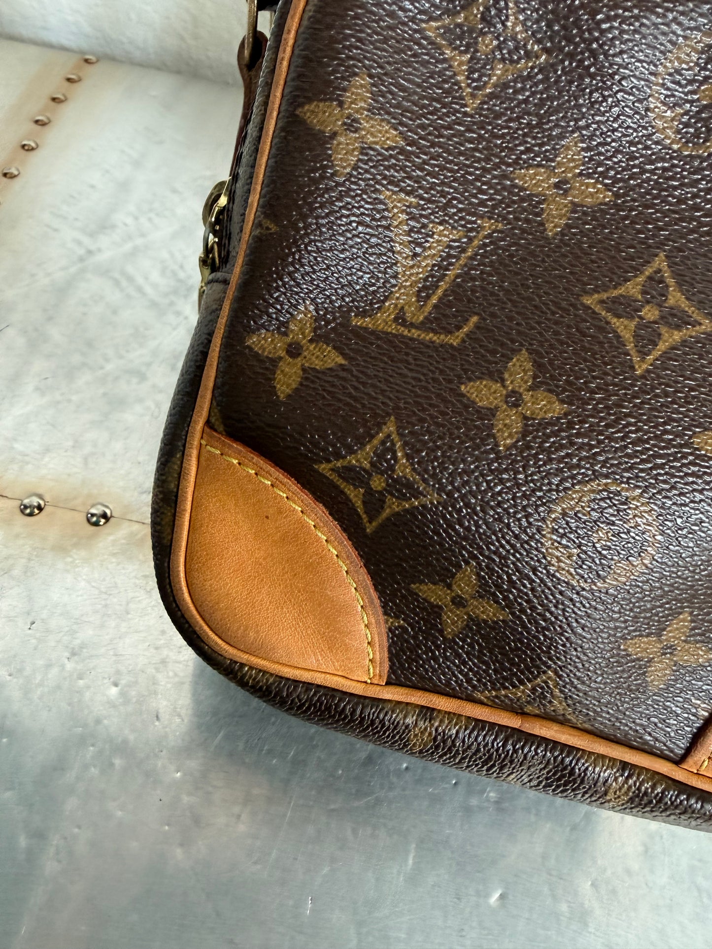 Pre-owned Authentic Louis Vuitton Amazon Monogram Crossbody Bag