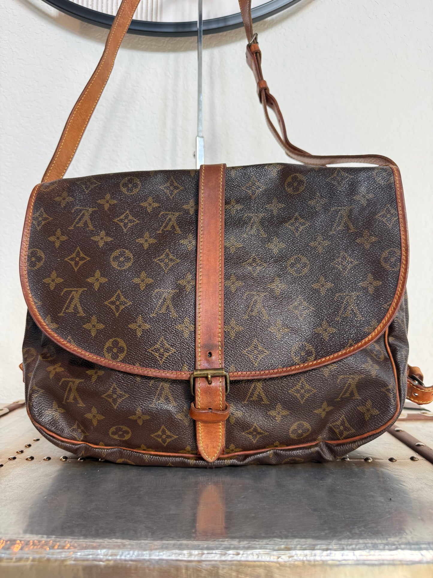 Pre-owned Authentic Louis Vuitton Monogram Saumur 35 Crossbody Bag