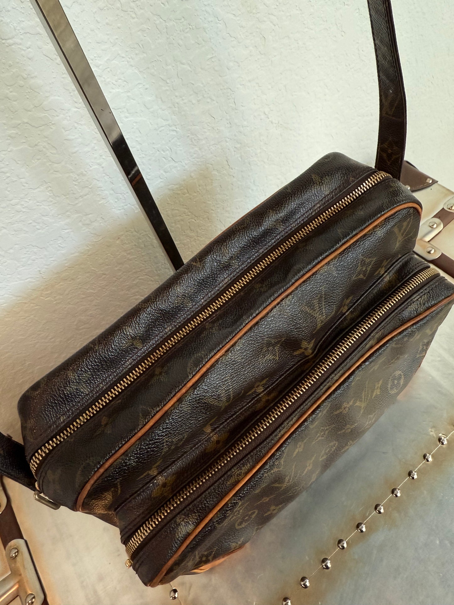 Pre-owned Louis Vuitton Nile PM Monogram Shoulder Bag/ Crossbody Bag