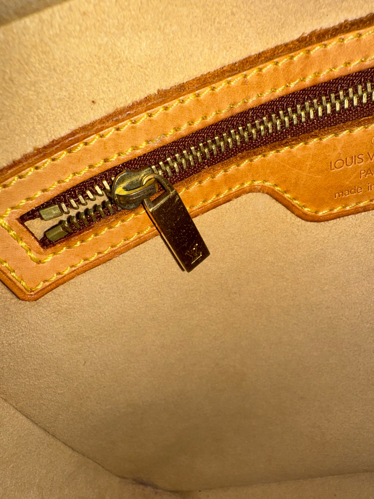 Pre-owned Authentic Louis Vuitton Looping MM Monogram Shoulder Bag