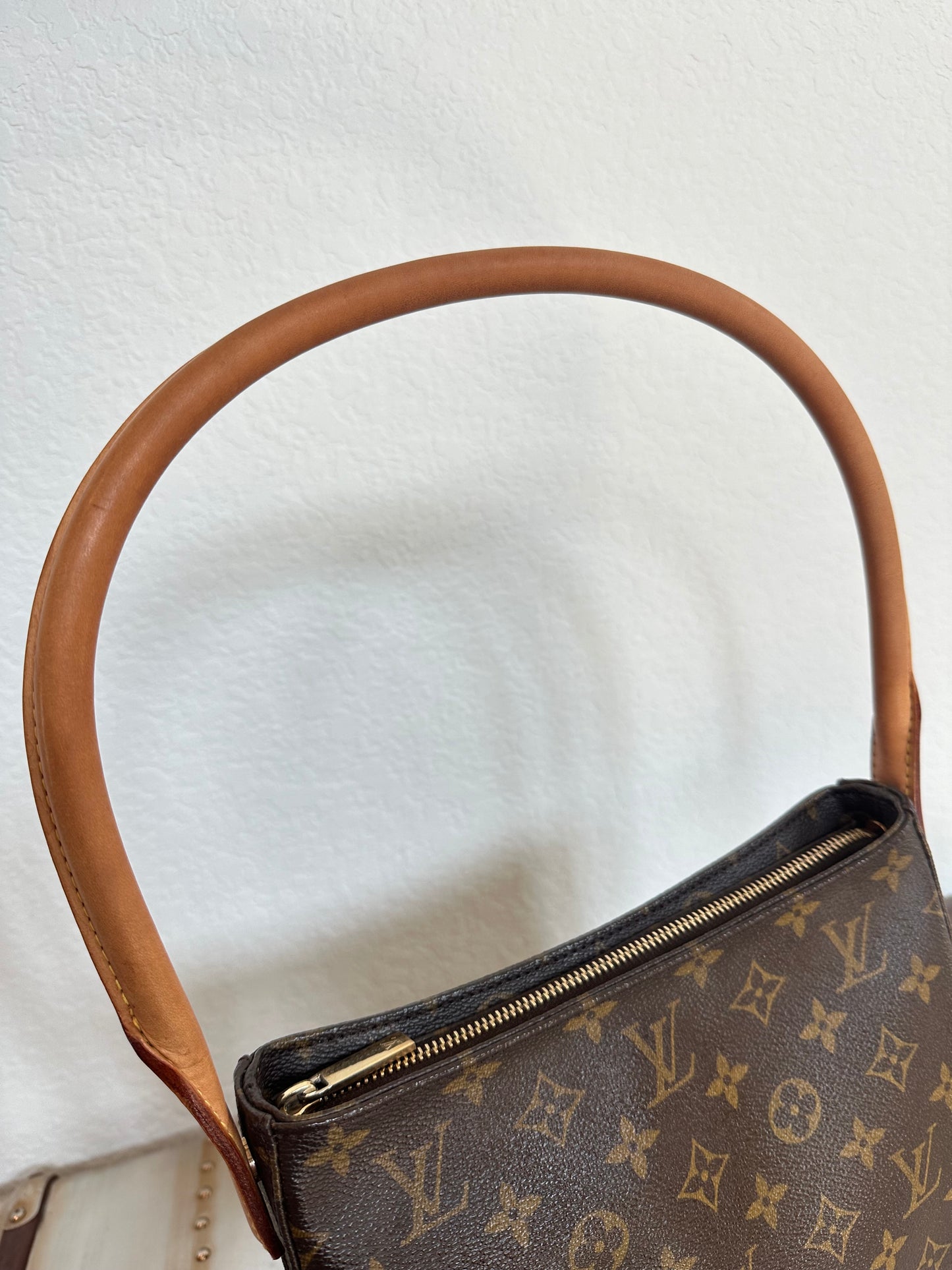 Pre-owned Authentic Louis Vuitton Looping MM Monogram Shoulder Bag