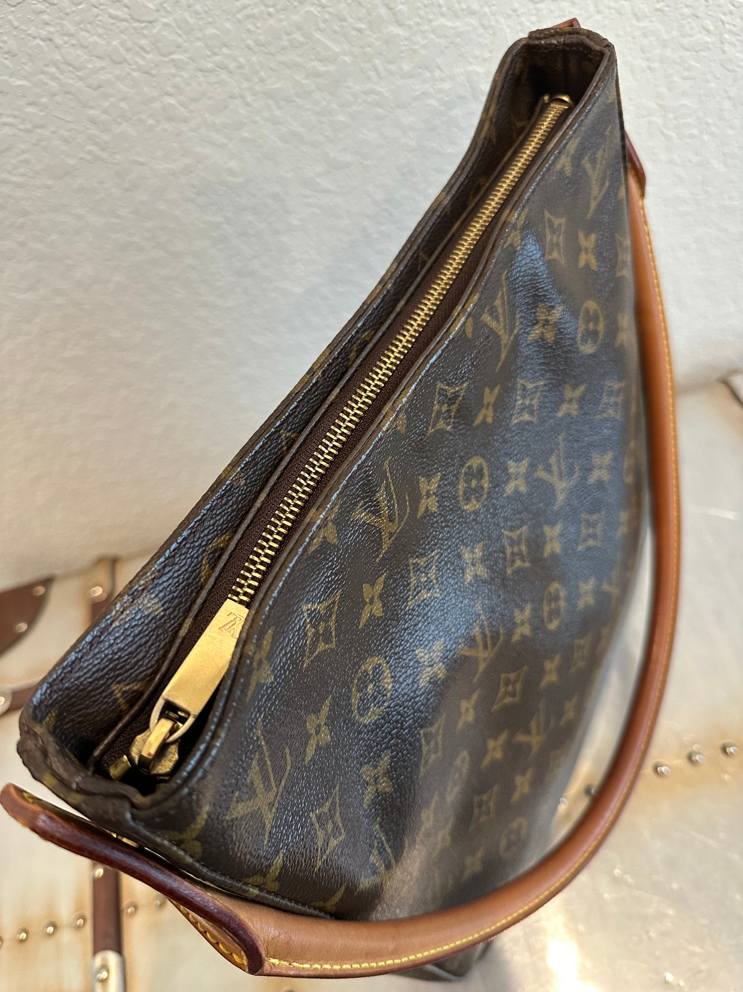 Pre-owned Authentic Louis Vuitton Looping GM Monogram Shoulder Bag