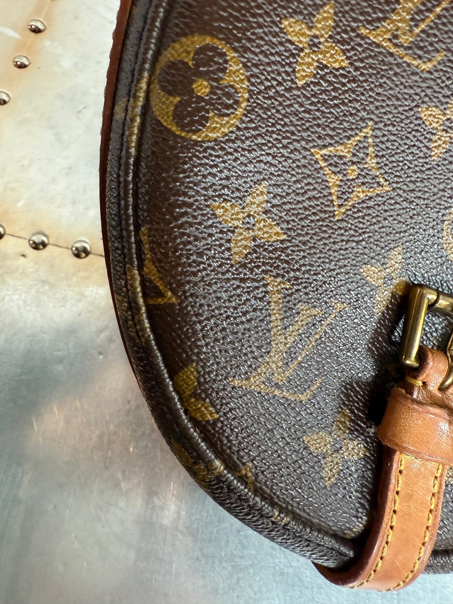 Pre-owned Authentic Louis Vuitton Chantilly PM Monogram Crossbody Bag