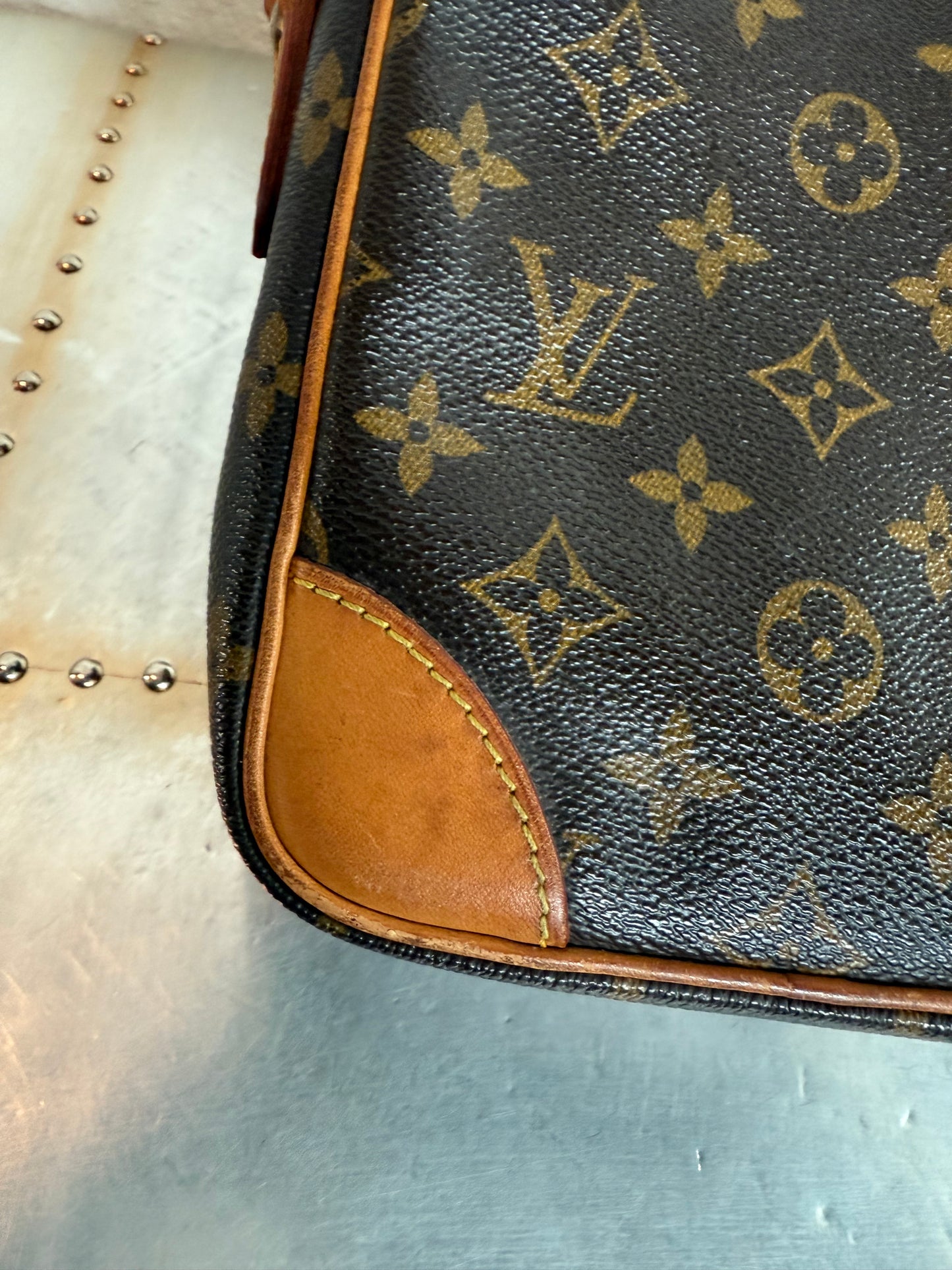Pre-owned Authentic Louis Vuitton Amazon Monogram Crossbody Bag