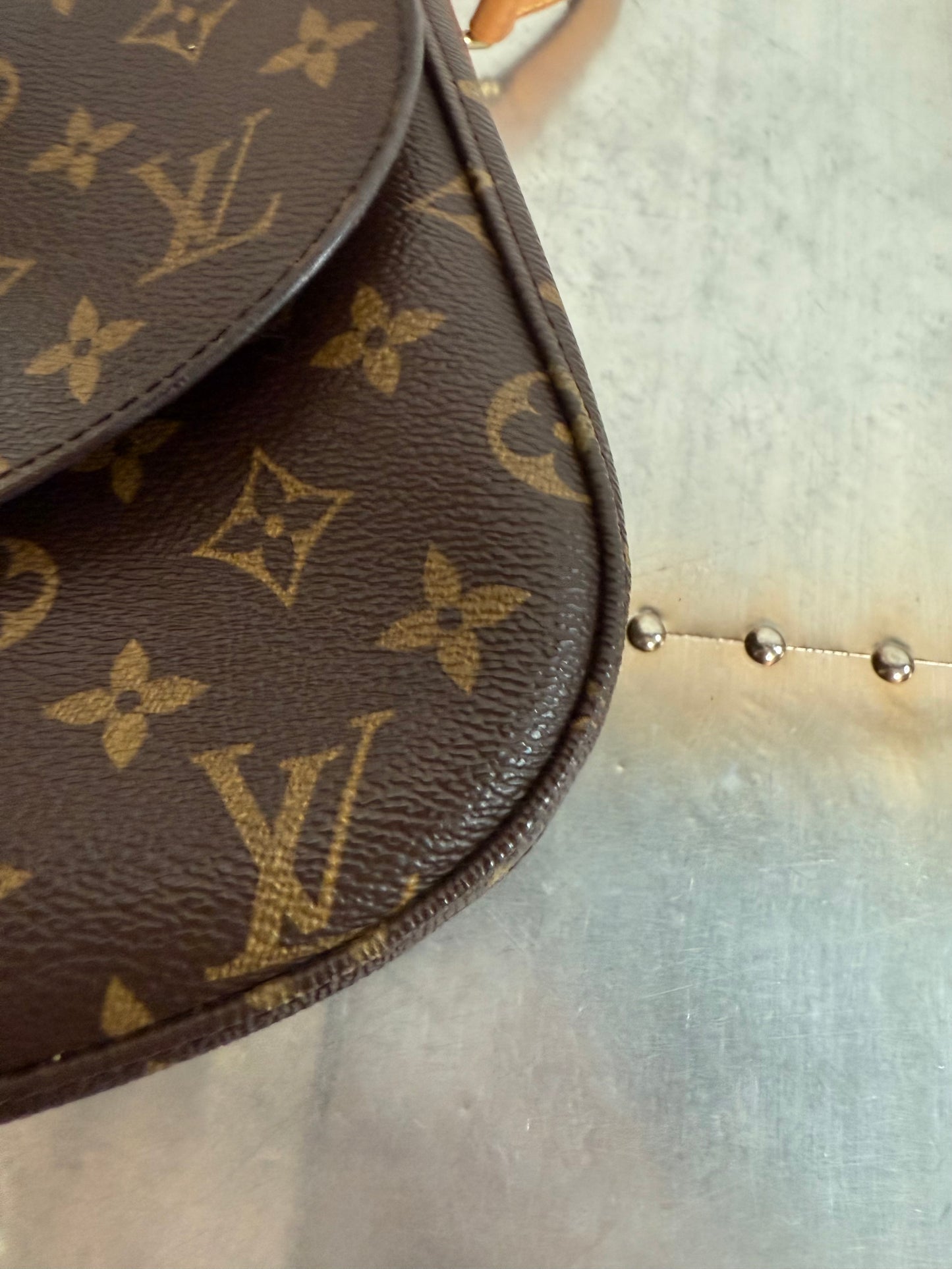 Pre-owned Authentic Louis Vuitton Saint Cloud GM Monogram Crossbody Bag