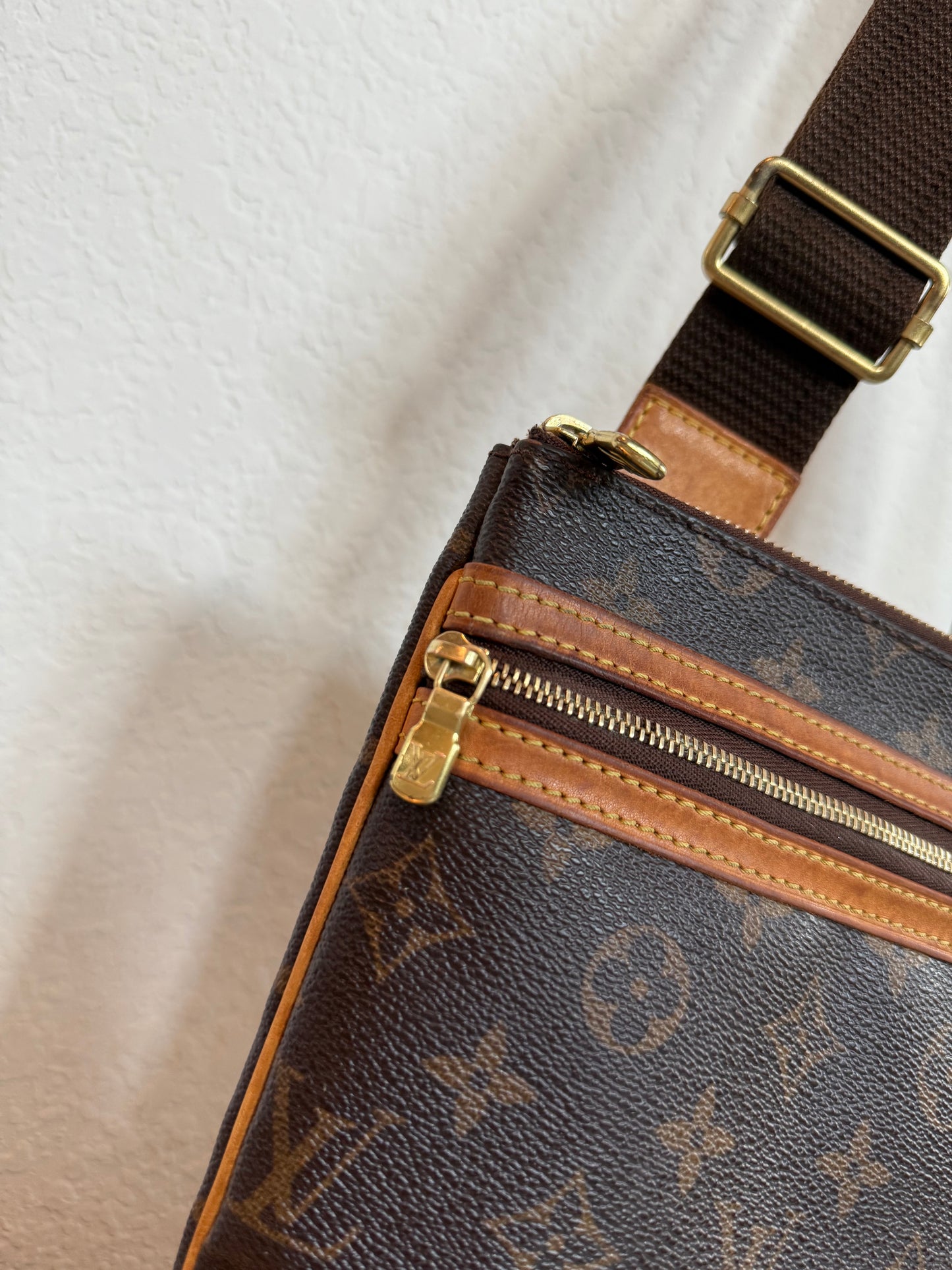 Pre-owned Authentic Louis Vuitton Pochette Bosphore Monogram Shoulder / Crossbody Bag