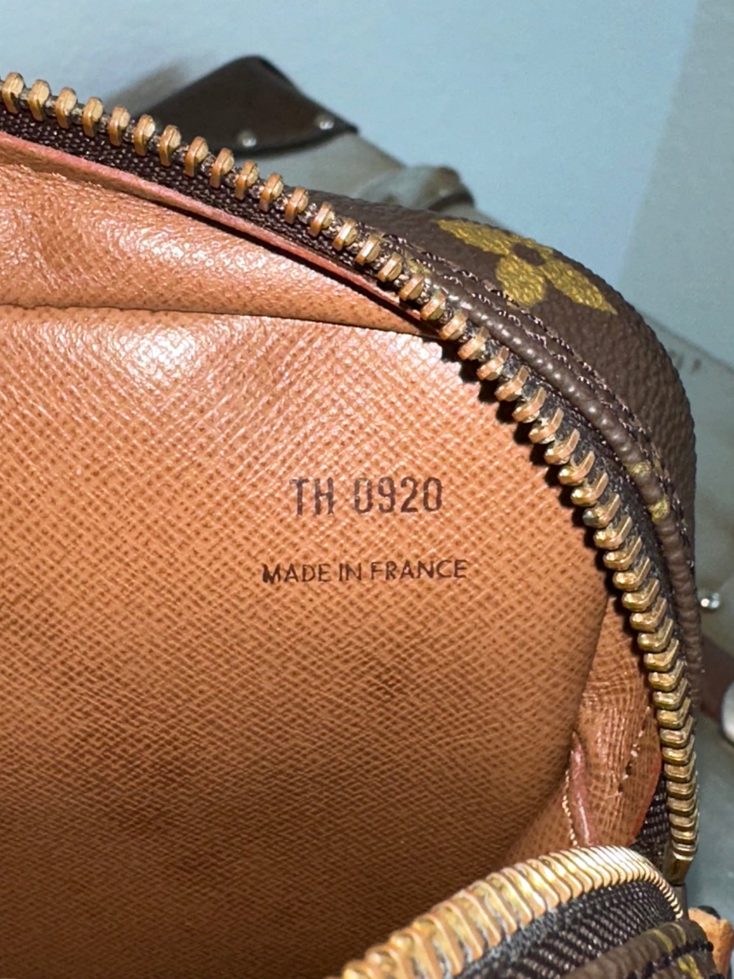 Pre-owned Authentic Louis Vuitton Amazon Monogram Crossbody Bag