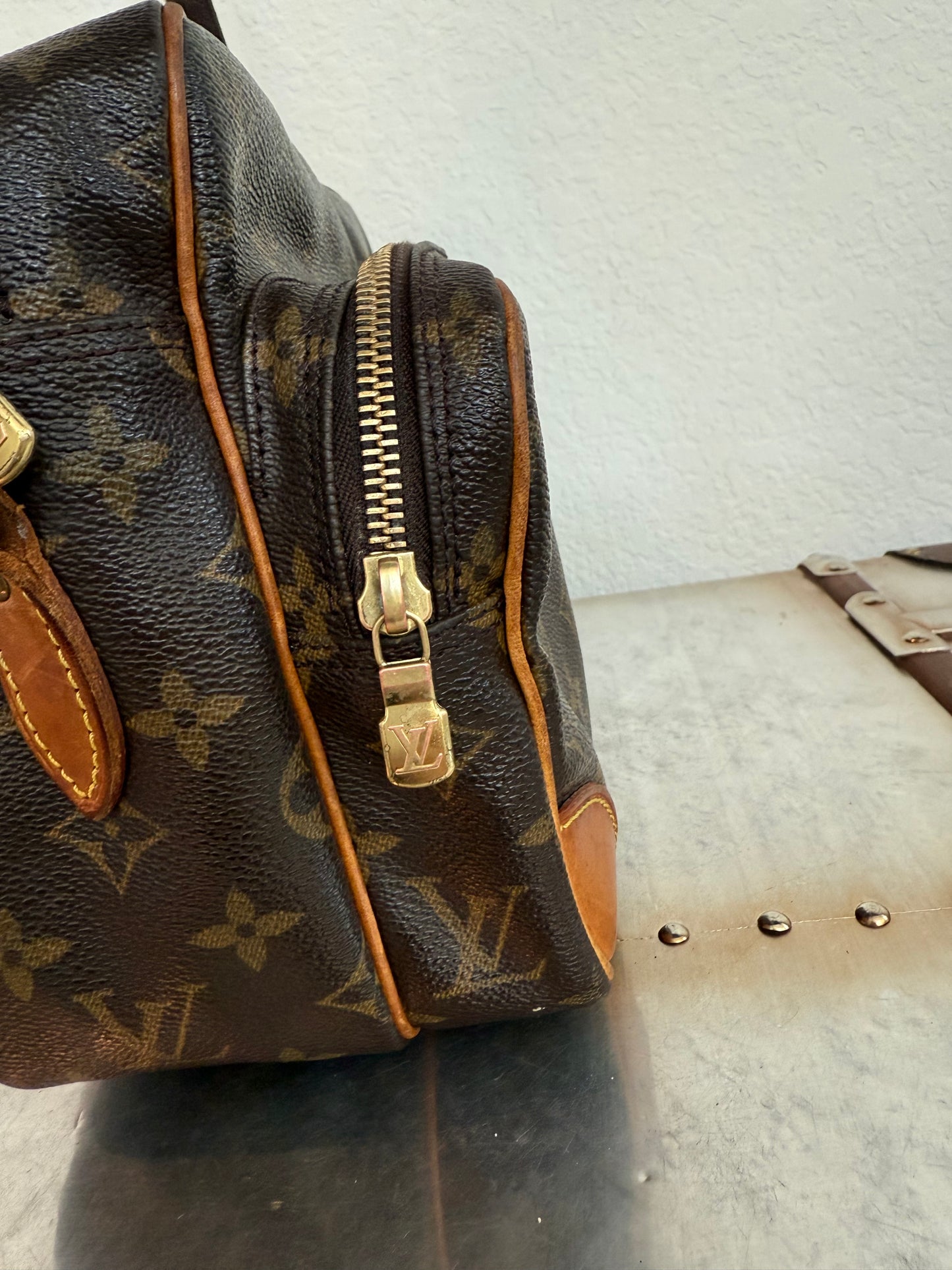 Pre-owned Louis Vuitton Nile PM Monogram Shoulder Bag/ Crossbody Bag