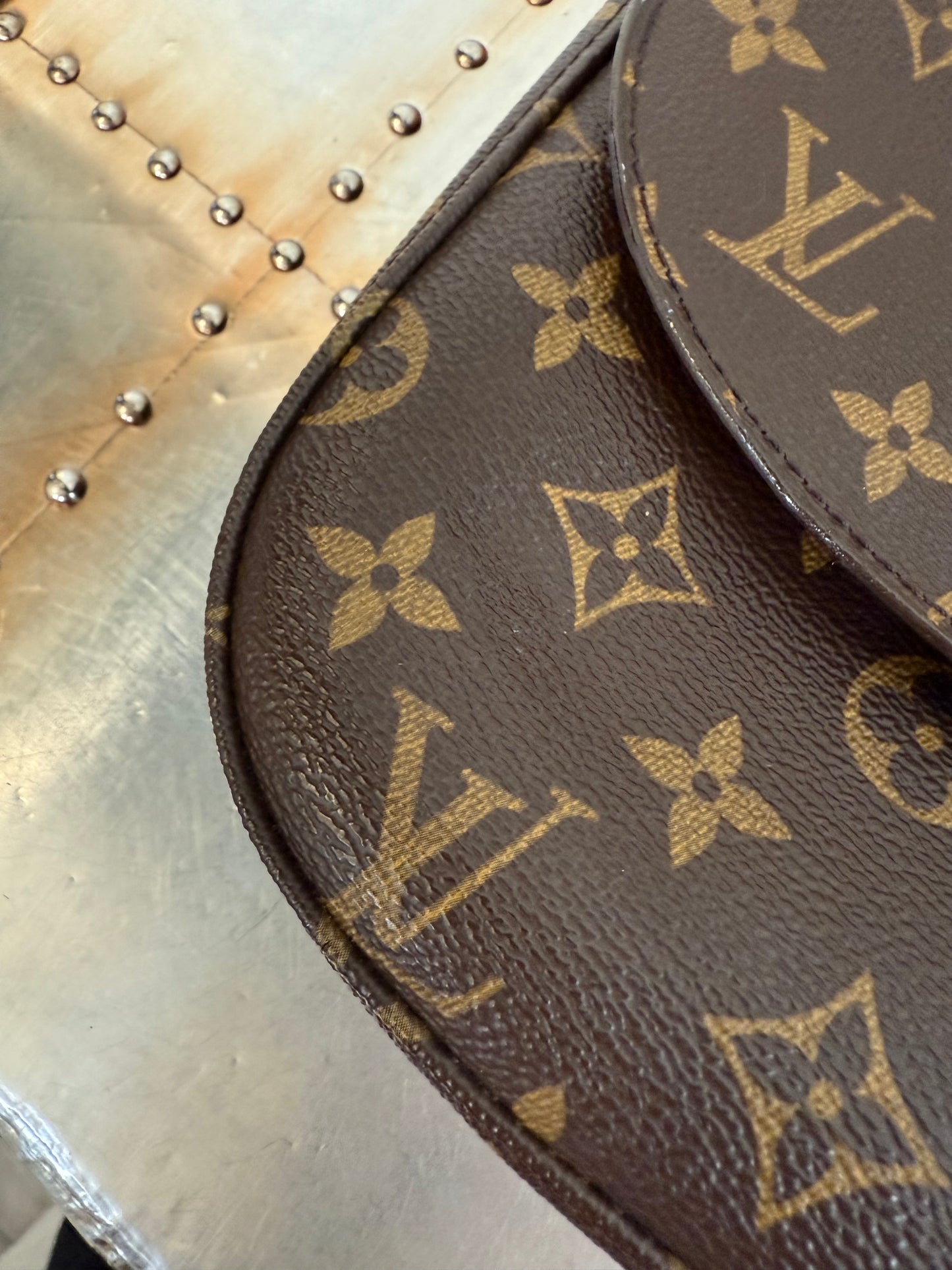 Pre-owned Authentic Louis Vuitton Saint Cloud GM Monogram Crossbody Bag