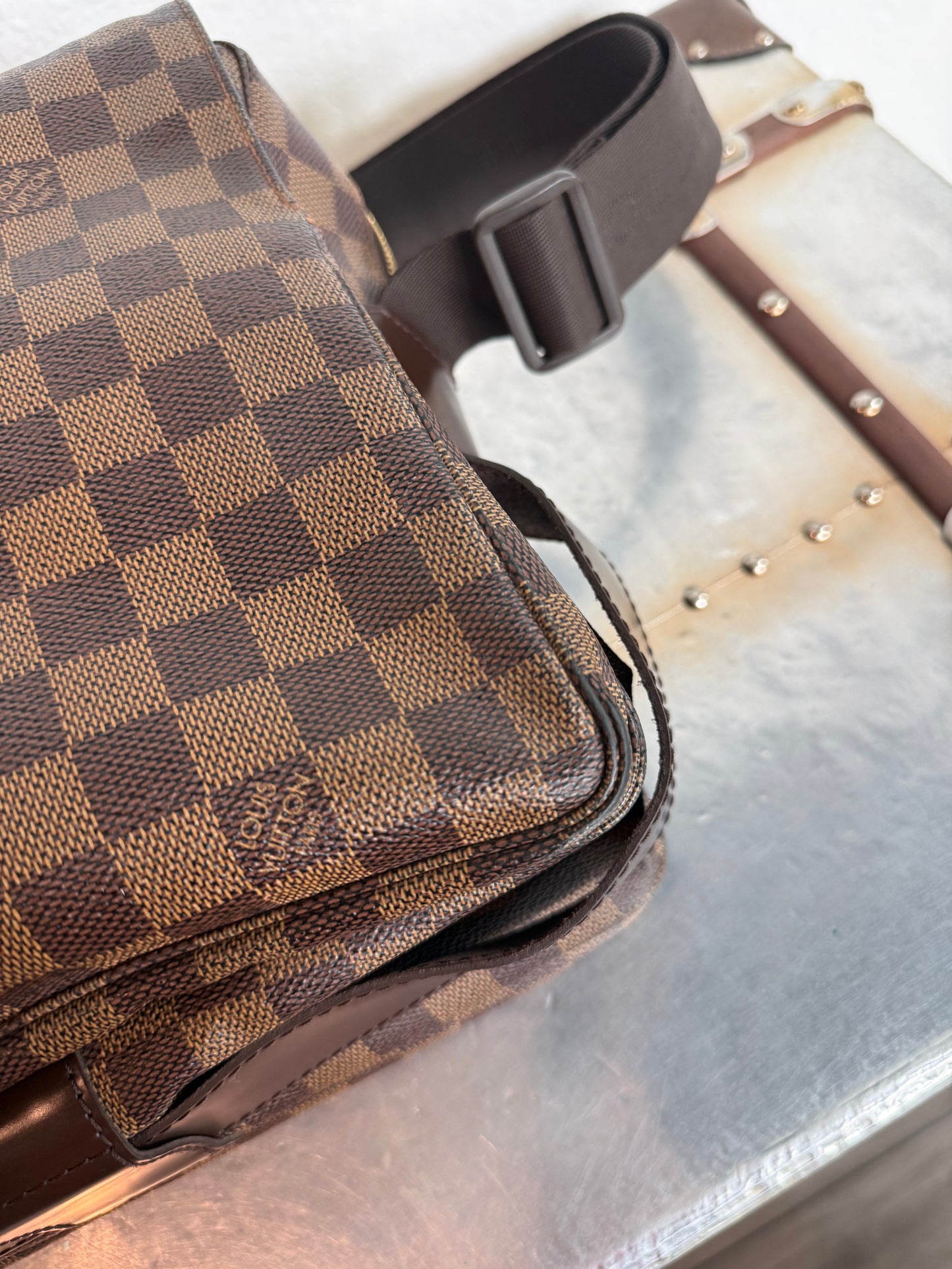 Pre-owned Authentic Louis Vuitton Naviglio Damier Ebene Crossbody Bag