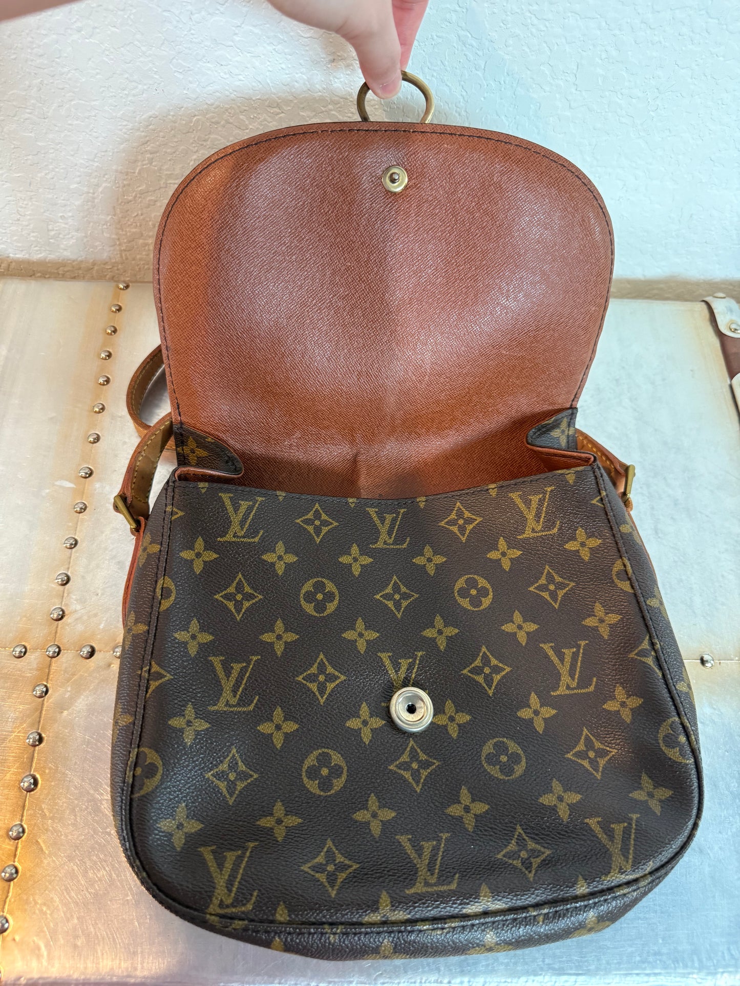 Pre-owned Authentic Louis Vuitton Saint Cloud GM Monogram Crossbody Bag