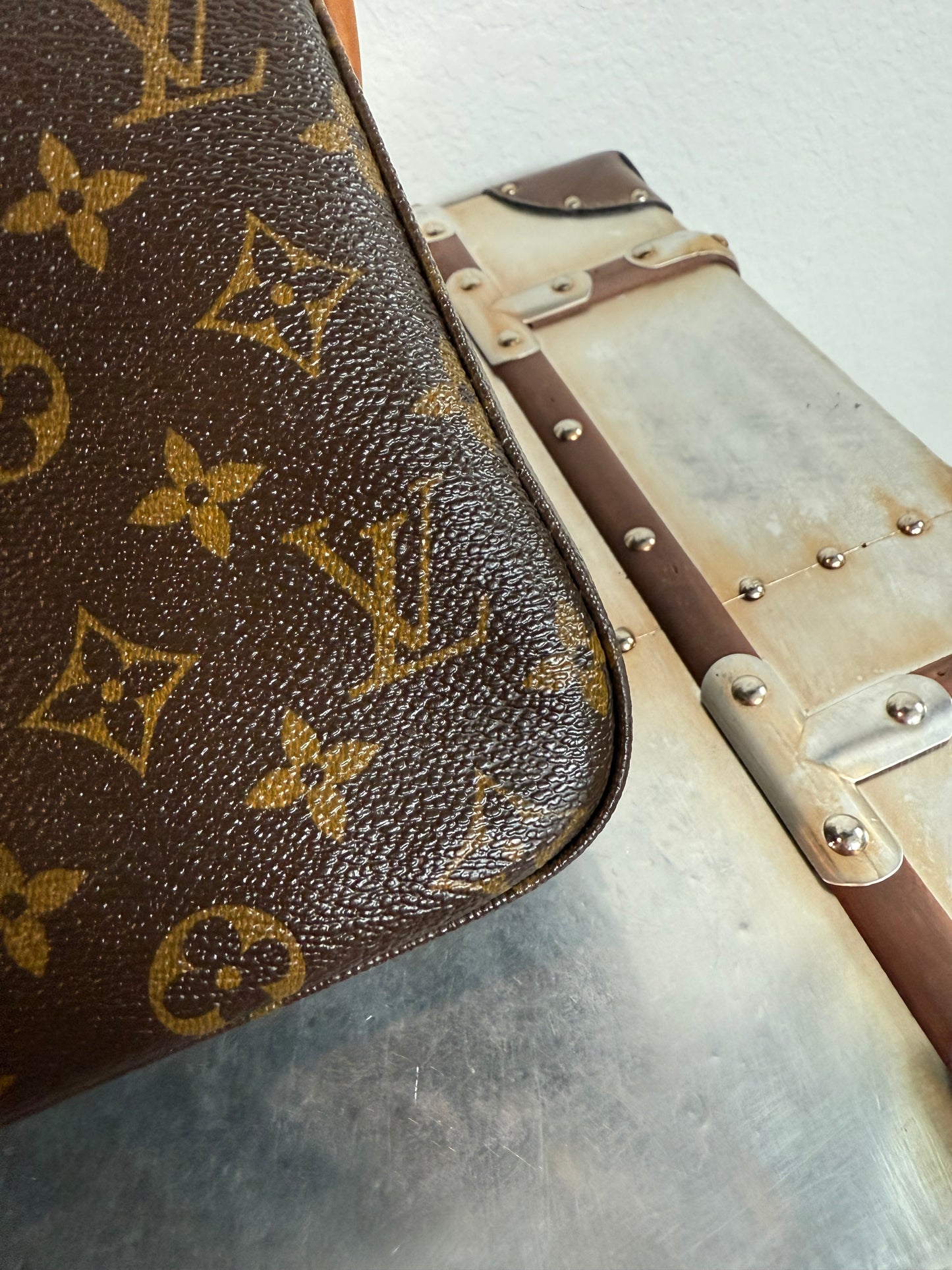 Pre-owned Authentic Louis Vuitton Looping GM Monogram Shoulder Bag