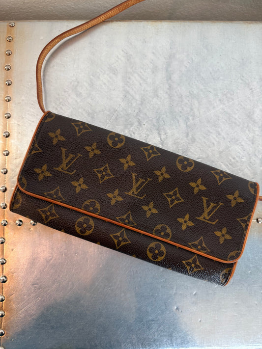Pre-owned Authentic Louis Vuitton Pochette Twin GM Monogram Shoulder Bag