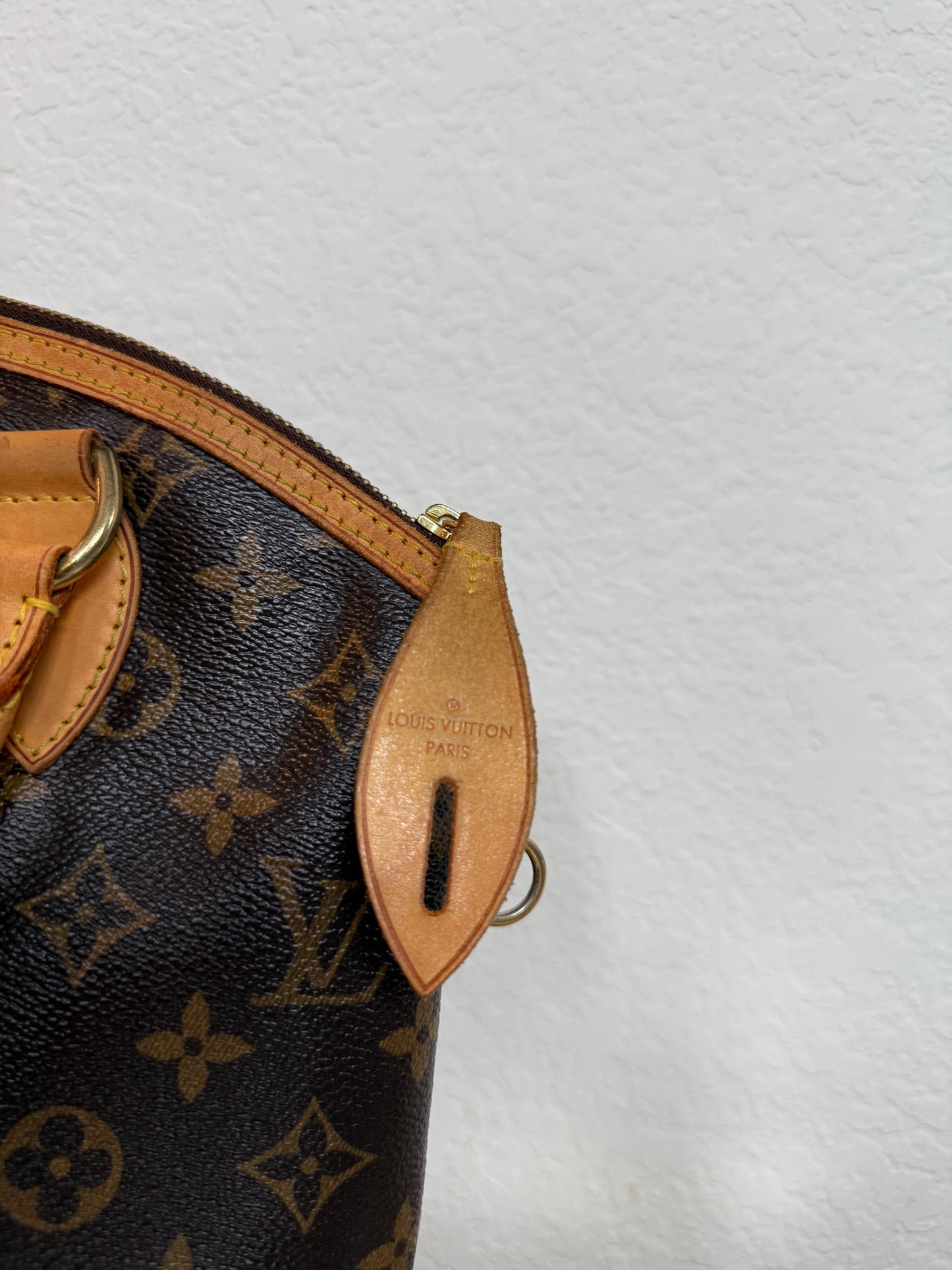 Pre-owned Authentic Louis Vuitton Lockit PM Monogram Handbag
