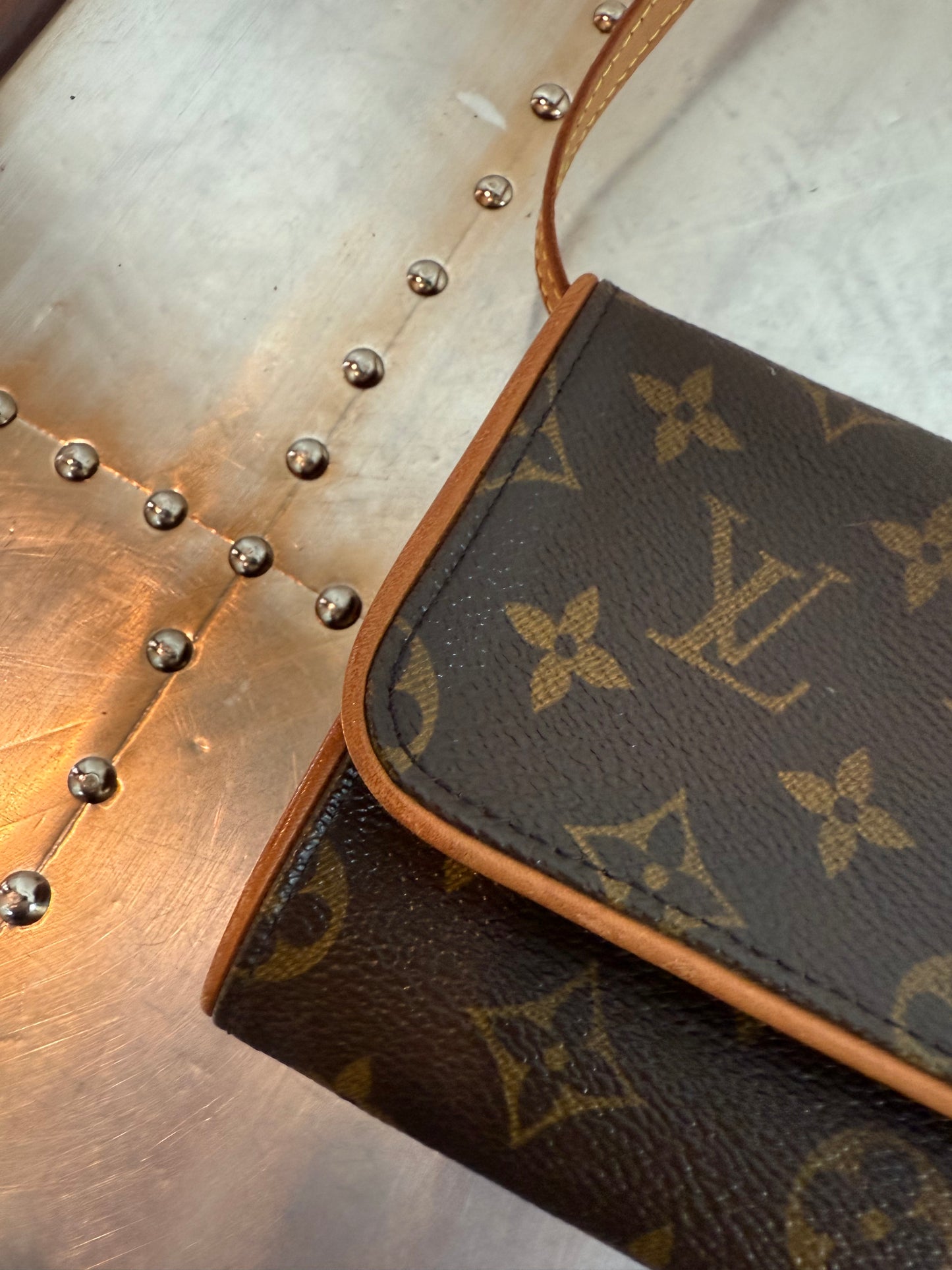 Pre-owned Authentic Louis Vuitton Pochette Twin GM Monogram Shoulder Bag