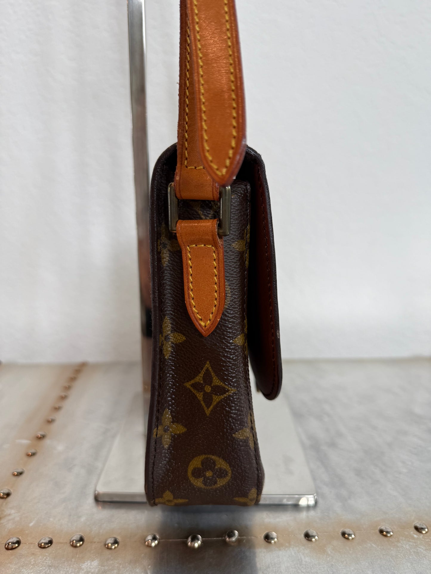 Pre-owned Authentic Louis Vuitton Saint Cloud MM Monogram Shoulder / Crossbody Bag