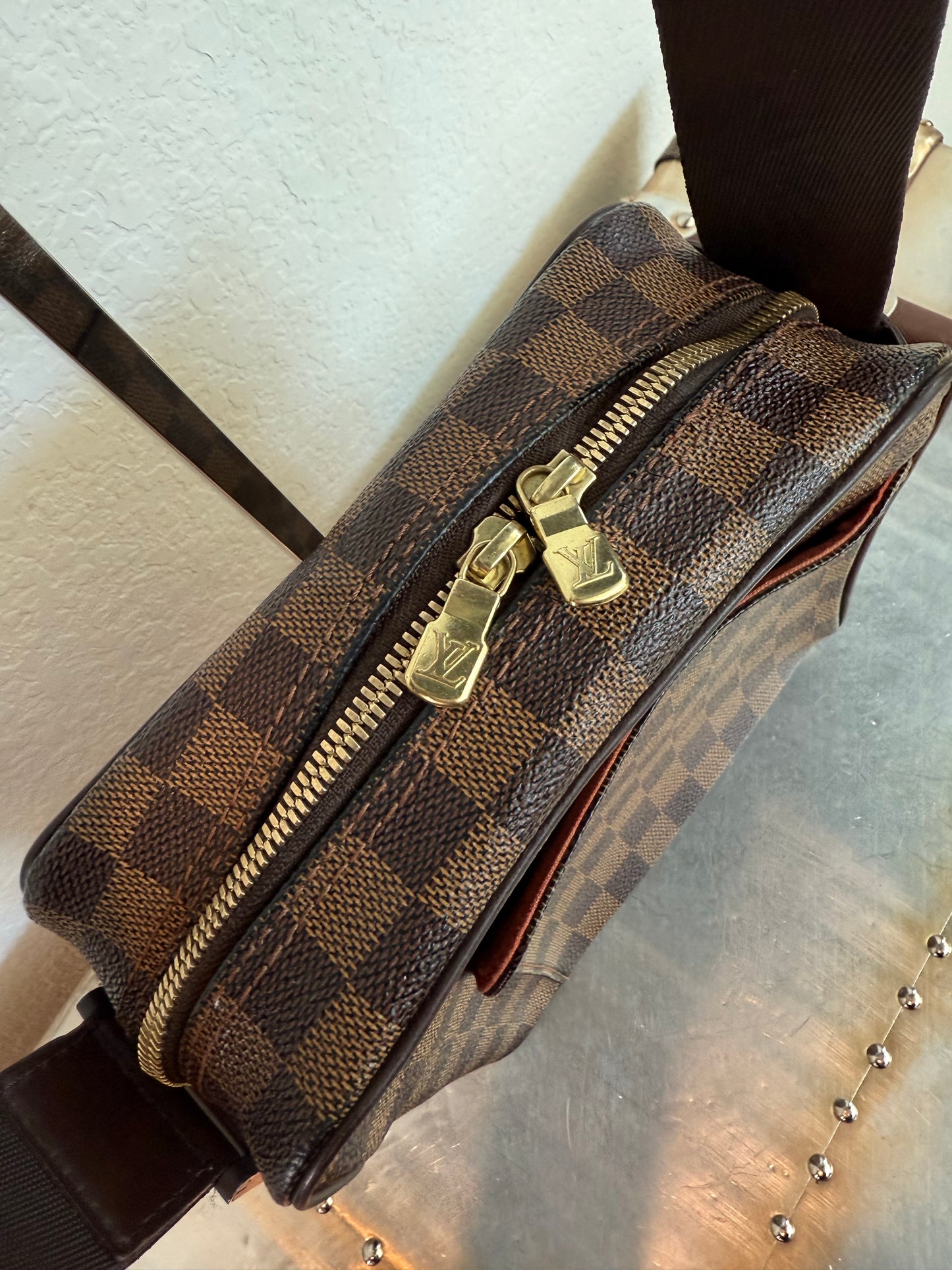 Pre-owned Authentic Louis Vuitton Olav PM Damier Ebene Crossbody Bag