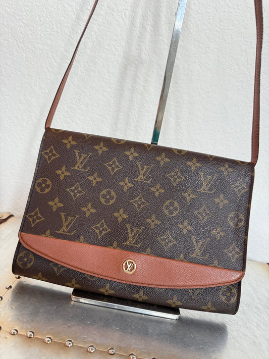 Pre-owned Authentic Louis Vuitton Bordeaux 27 2-Way Clutch / Shoulder Bag