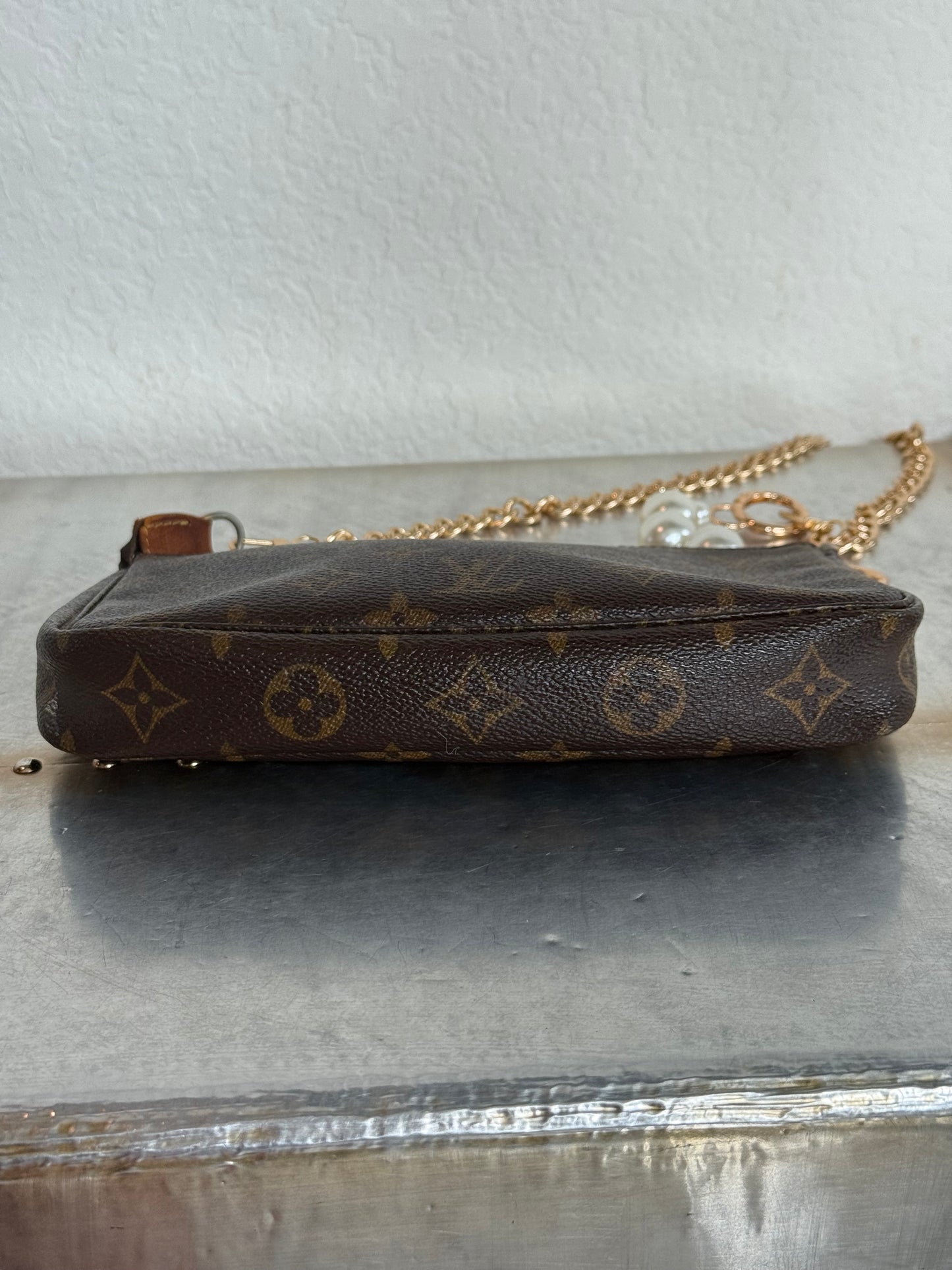 Pre-owned Authentic Louis Vuitton Pochette Accessoires Monogram Shoulder / Handbag