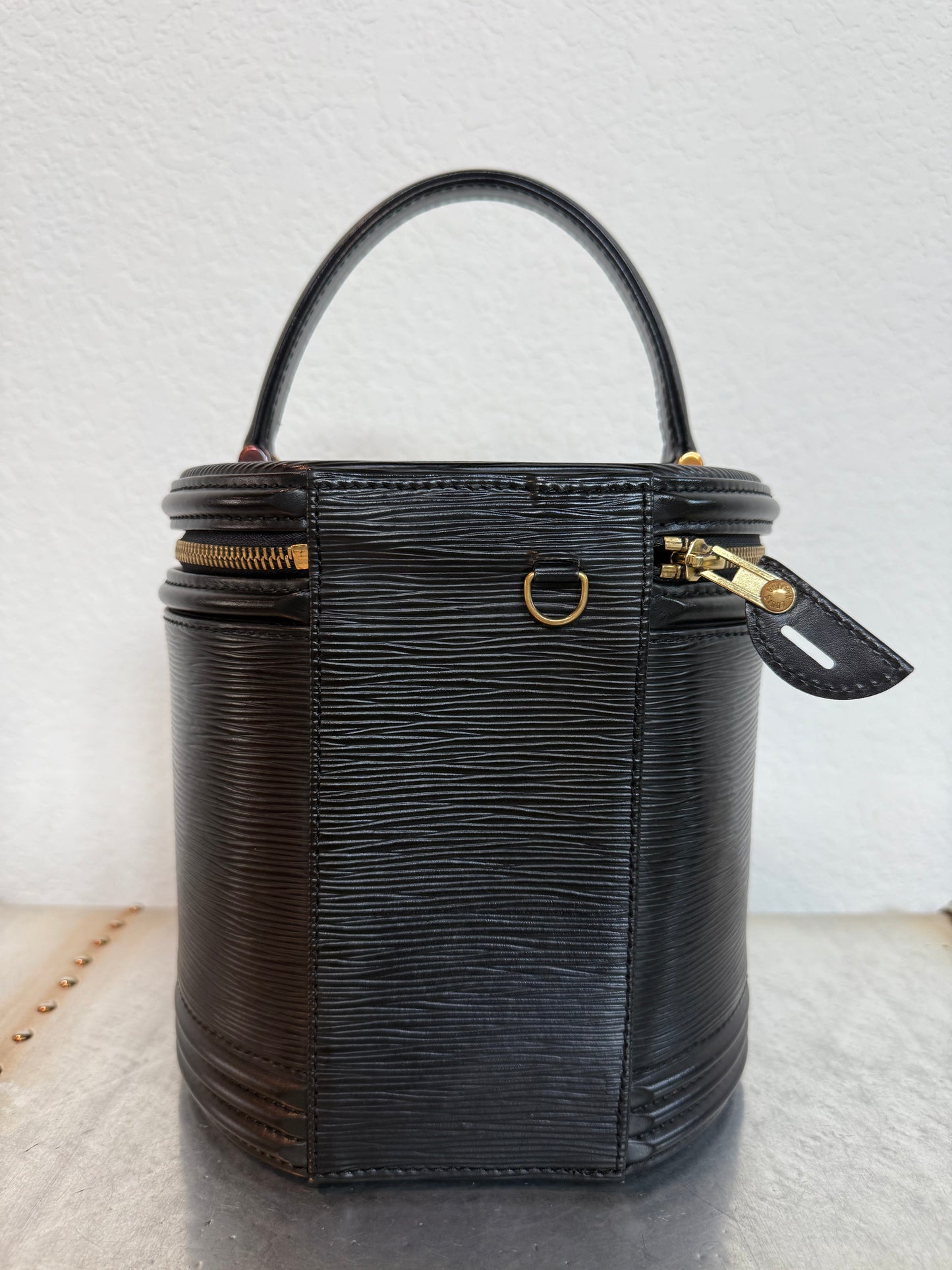 Pre-owned Authentic Louis Vuitton Epi Cannes Vanity Handbag