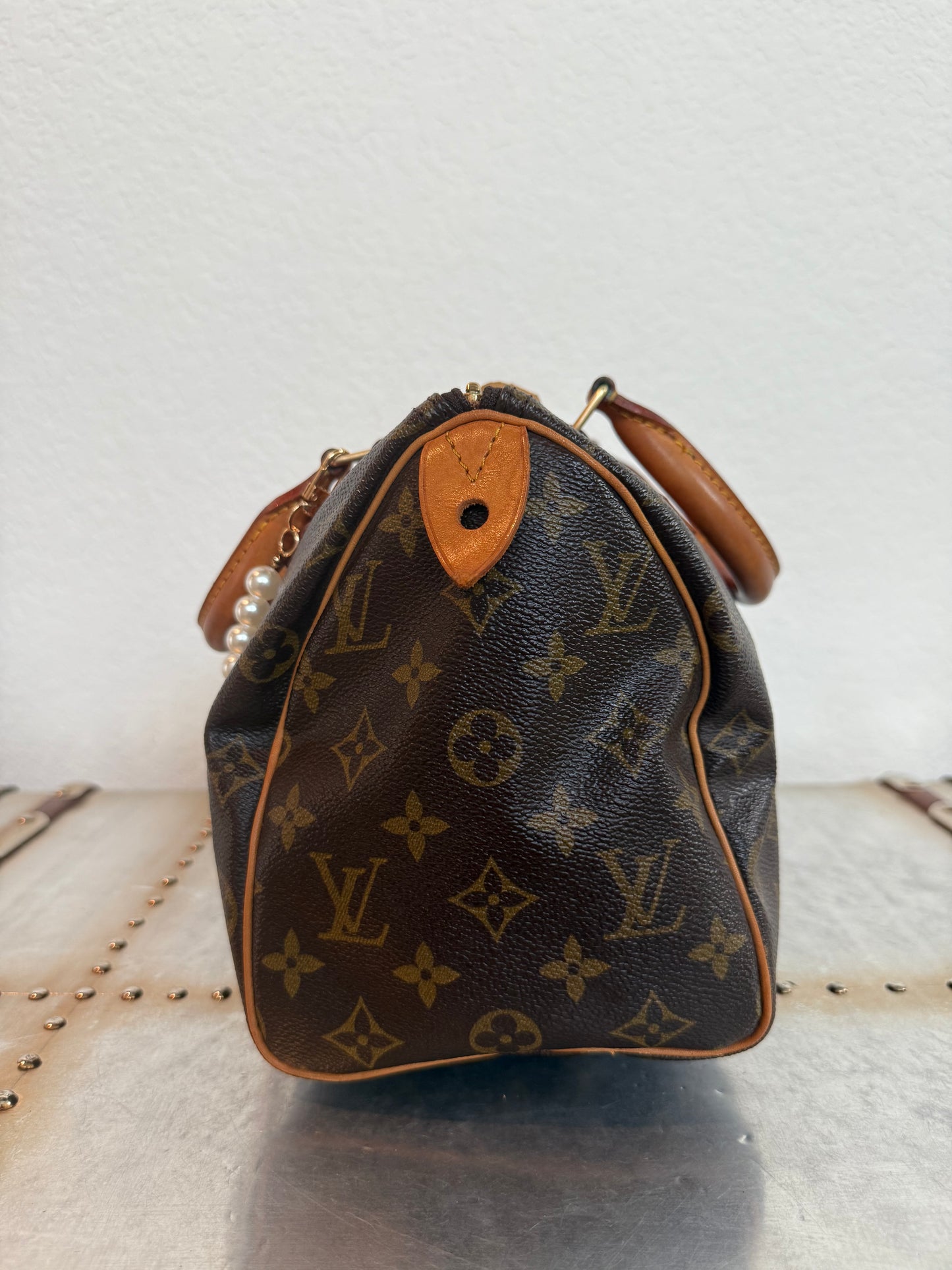 Pre-owned Authentic Louis Vuitton Speedy 25 Monogram Handbag