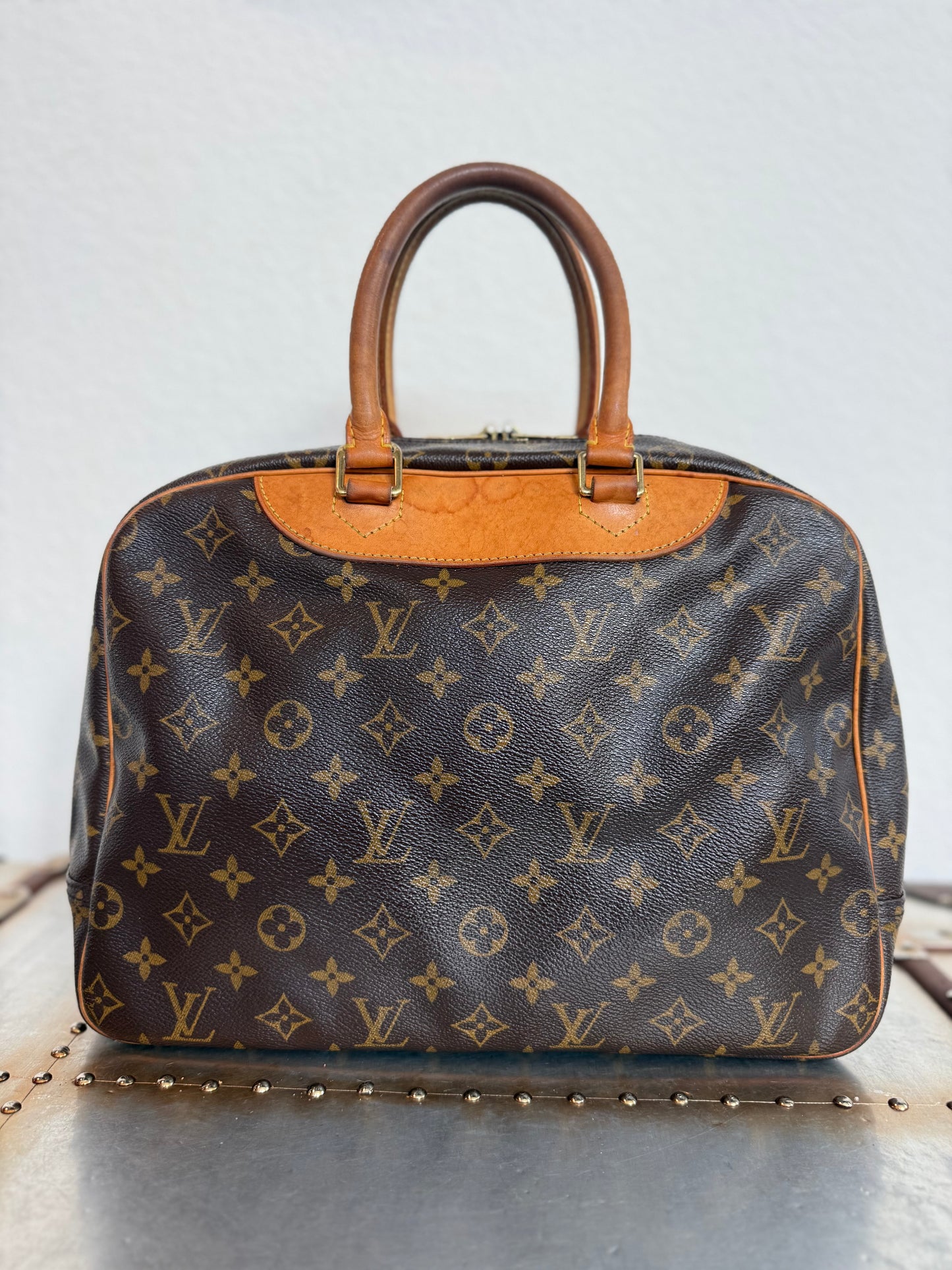 Pre-owned Authentic Louis Vuitton Deauville Monogram Handbag