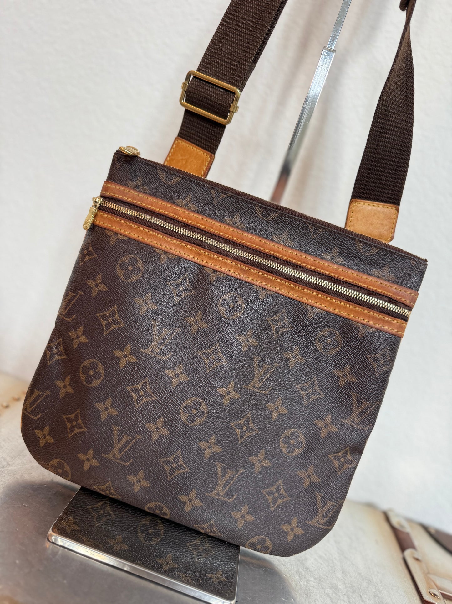 Pre-owned Authentic Louis Vuitton Pochette Bosphore Monogram Shoulder / Crossbody Bag