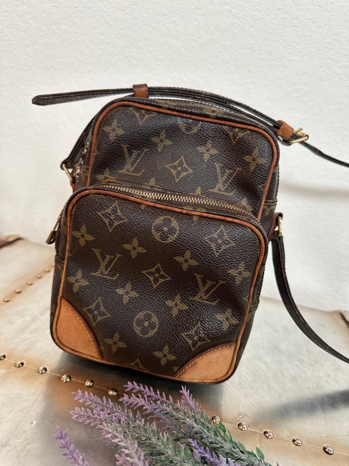 Pre-owned Authentic Louis Vuitton Amazon Monogram Crossbody Bag