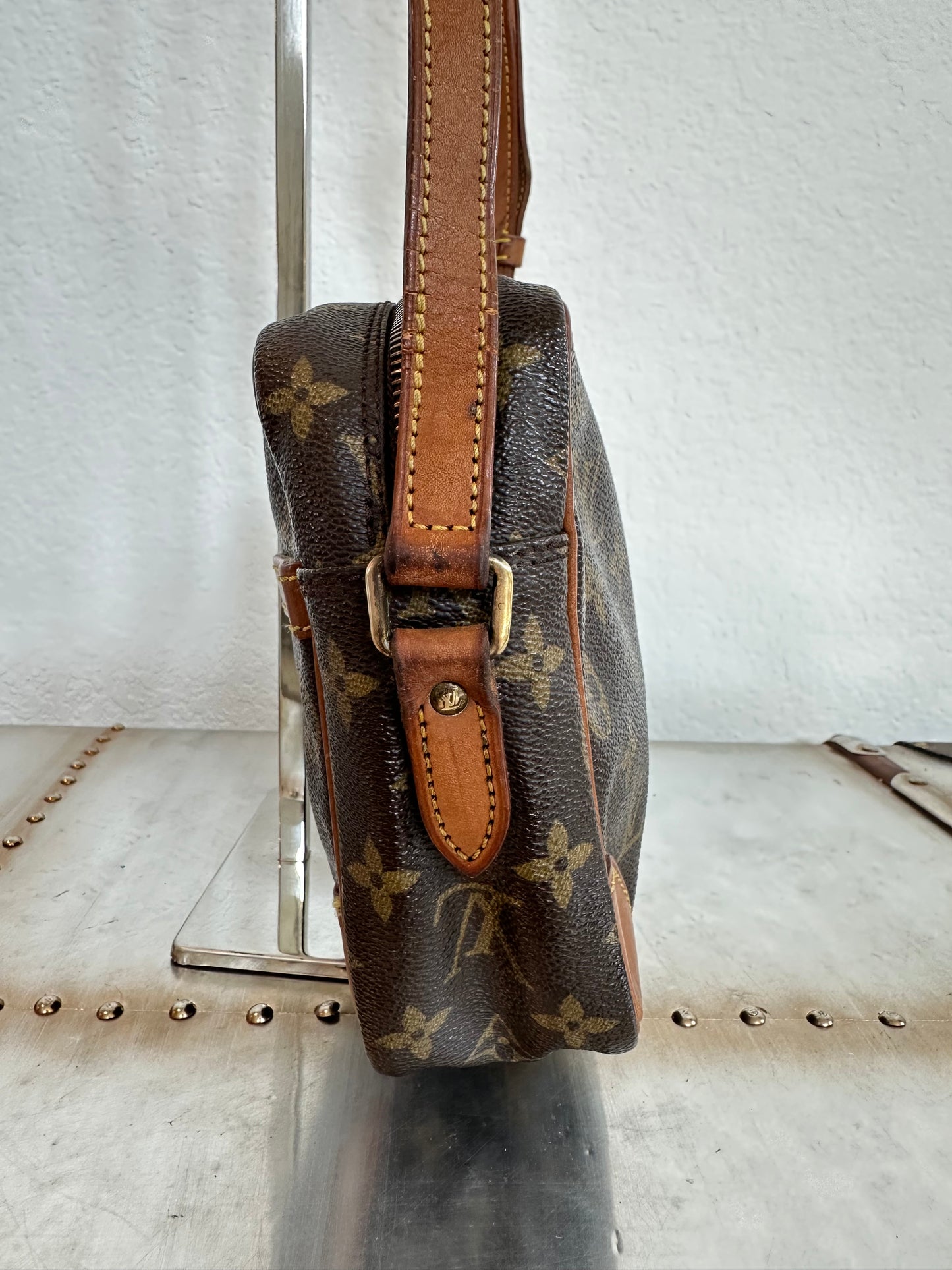 Pre-owned Authentic Louis Vuitton Trocadero 27 Monogram Crossbody Bag