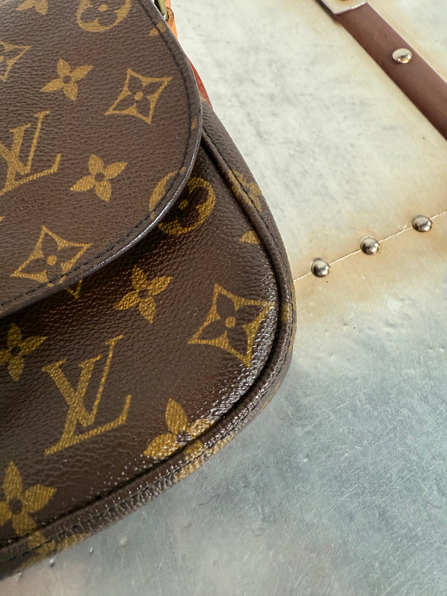 Pre-owned Authentic Louis Vuitton Saint Cloud MM Monogram Shoulder / Crossbody Bag
