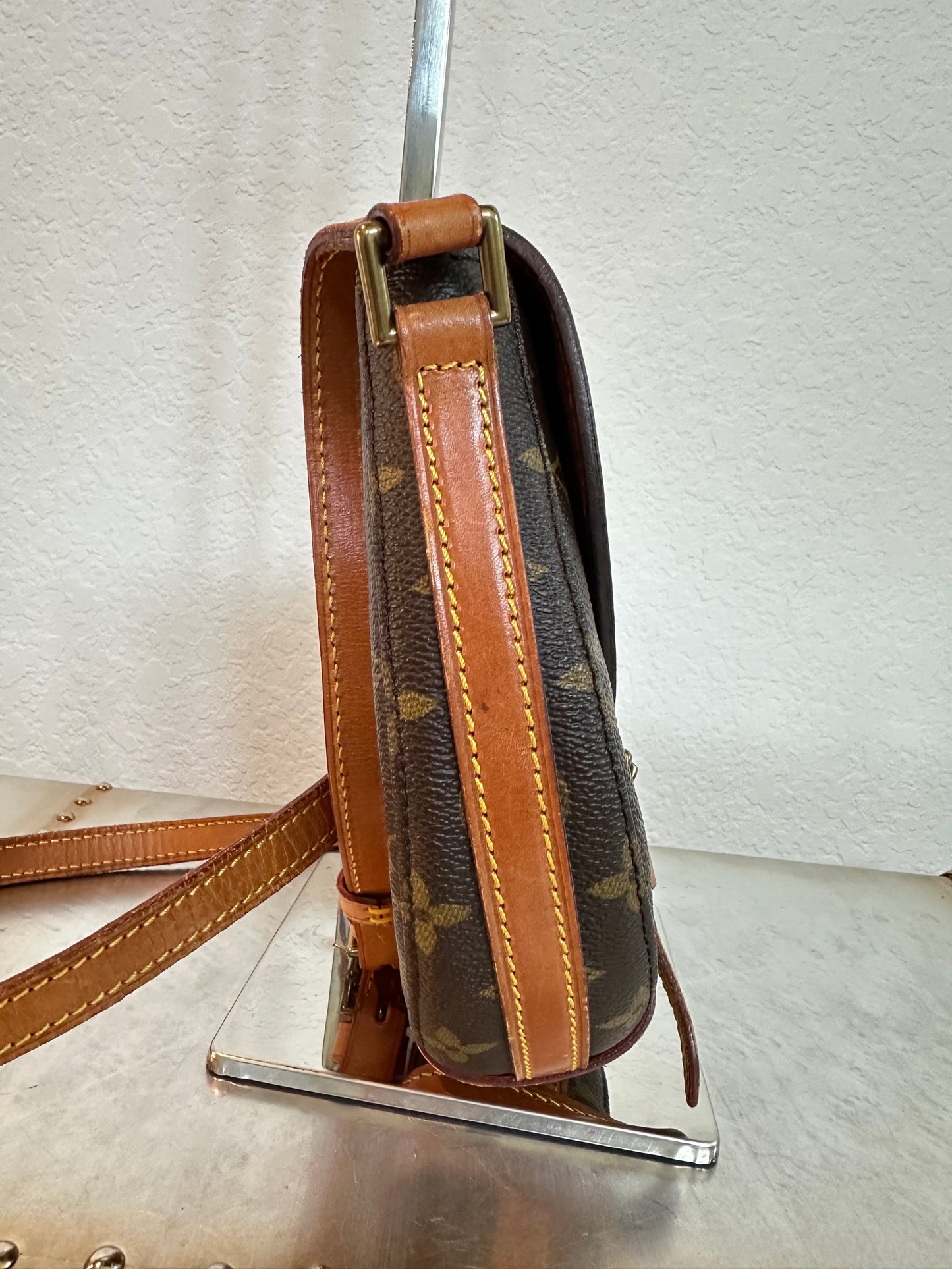 Pre-owned Authentic Louis Vuitton Chantilly PM Monogram Crossbody Bag