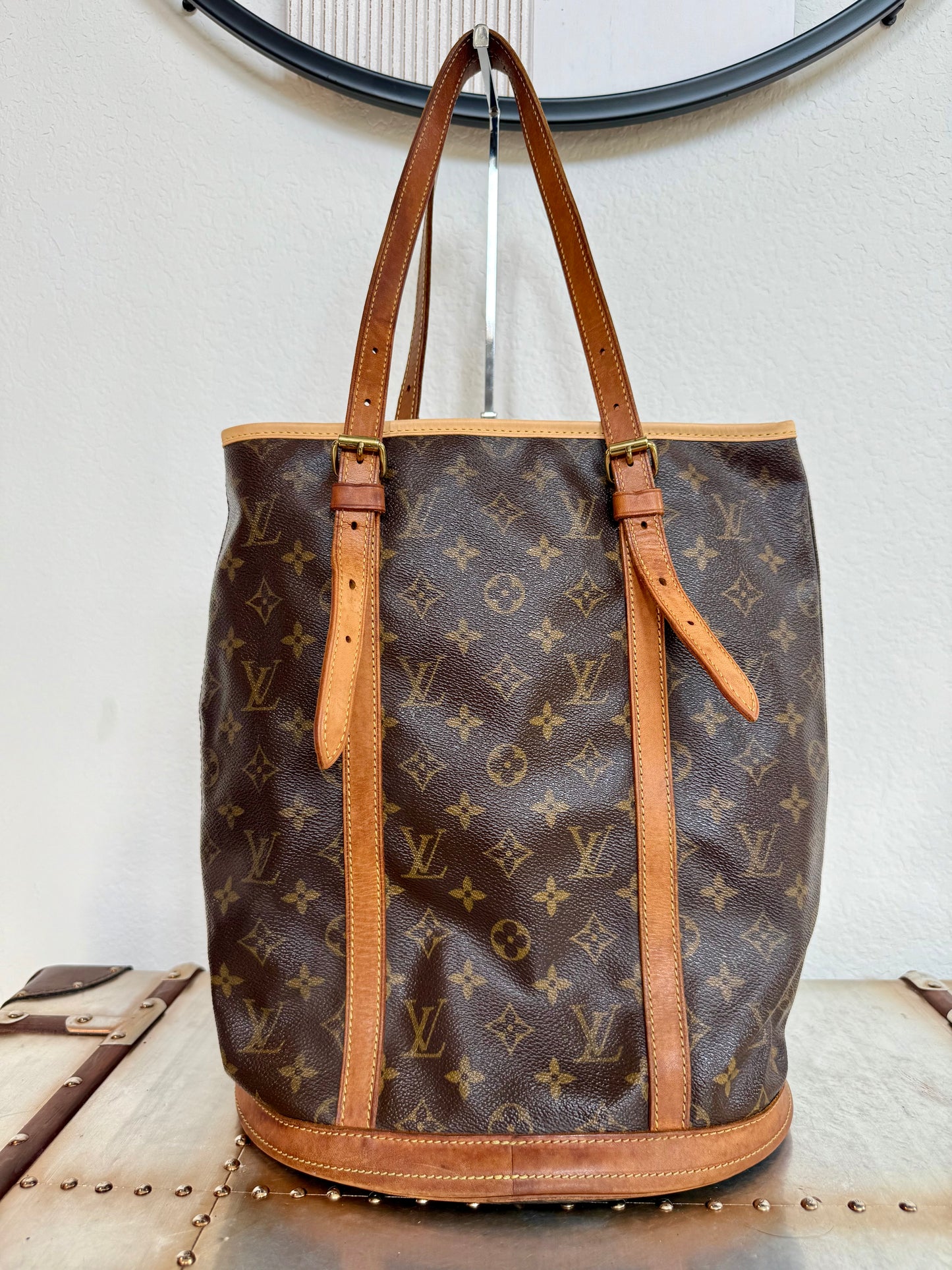 Pre-owned Authentic Louis Vuitton Bucket GM Monogram Shoulder Bag