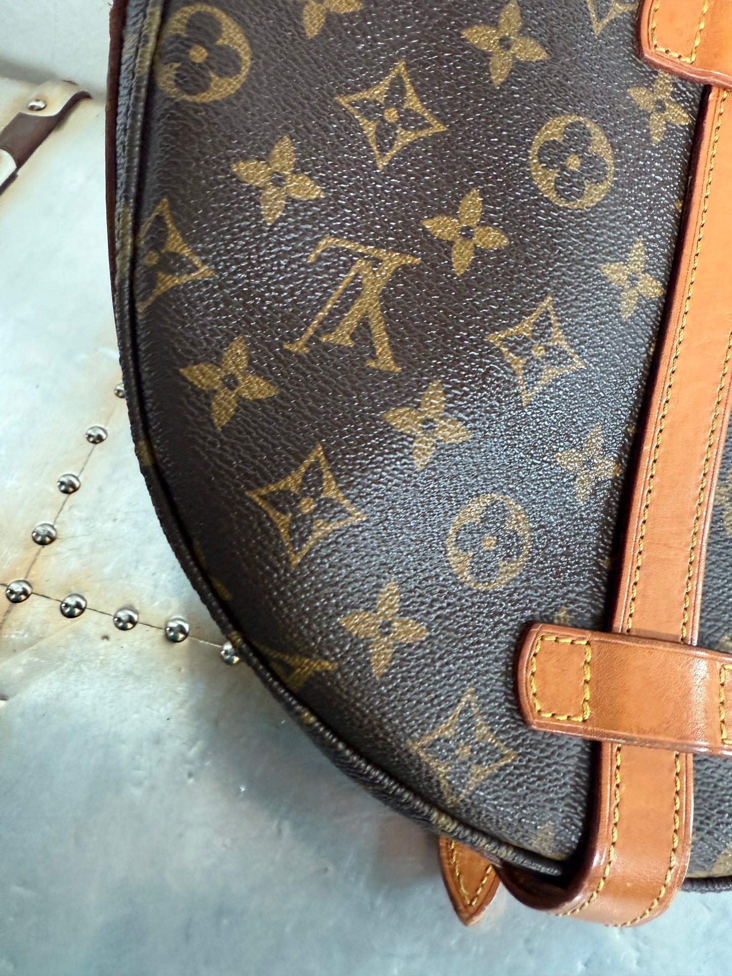 Pre-owned Authentic Louis Vuitton Chantilly GM Monogram Crossbody Bag
