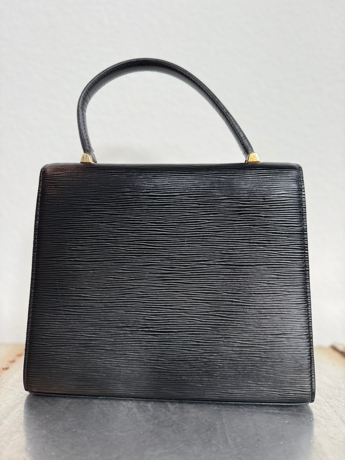 Pre-owned Authentic Louis Vuitton Malesherbes Epi handbag