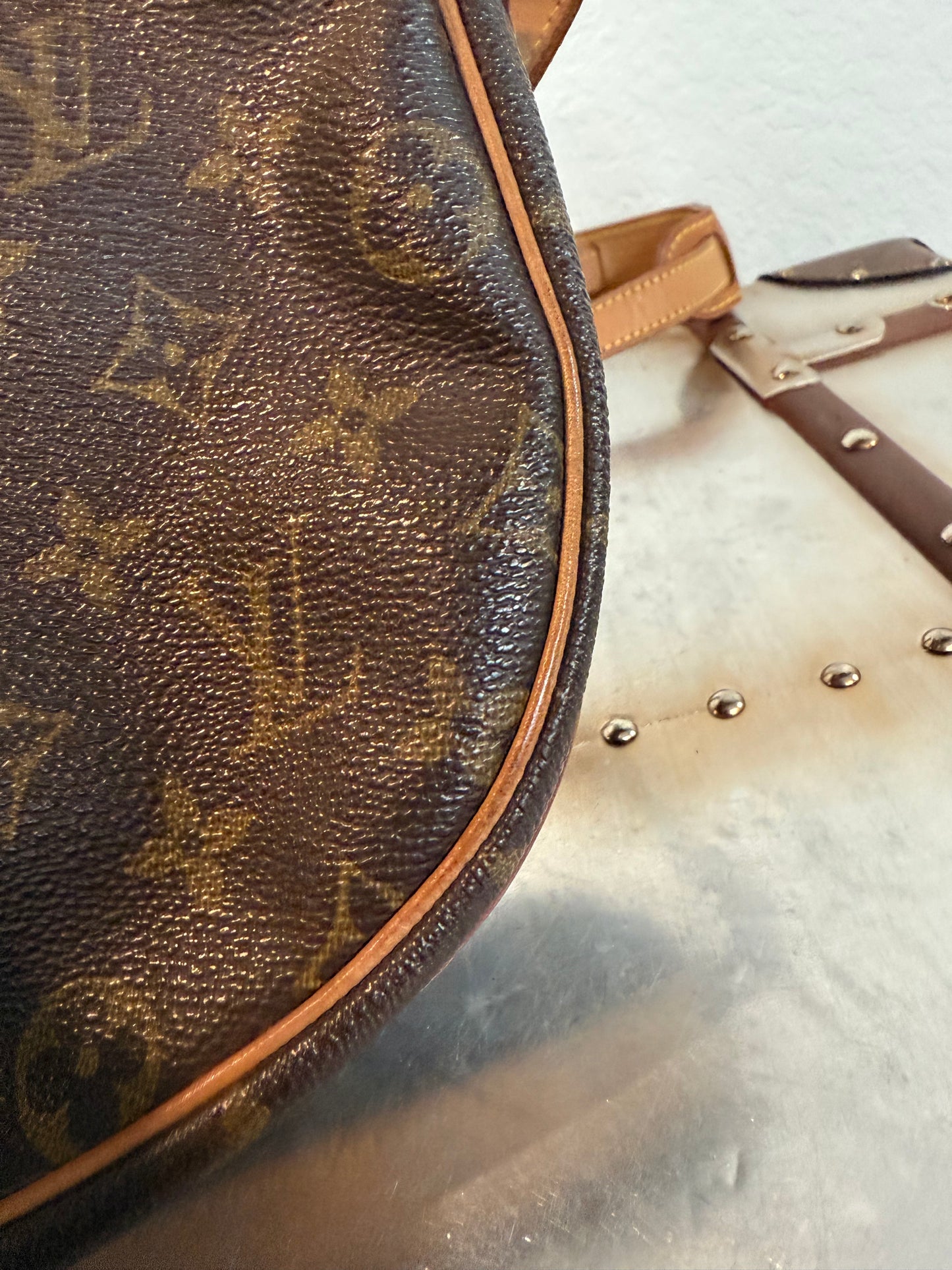 Pre-owned Authentic Louis Vuitton Jeune Fille GM Monogram Crossbody Bag