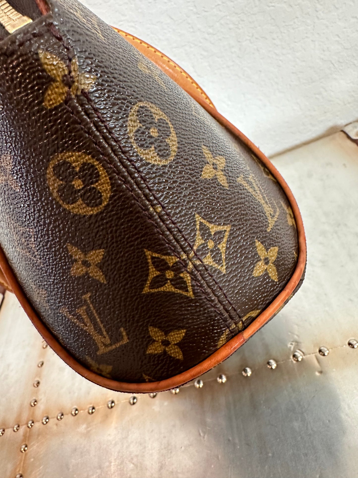 Pre-owned Authentic Louis Vuitton Ellipse PM Monogram Handbag
