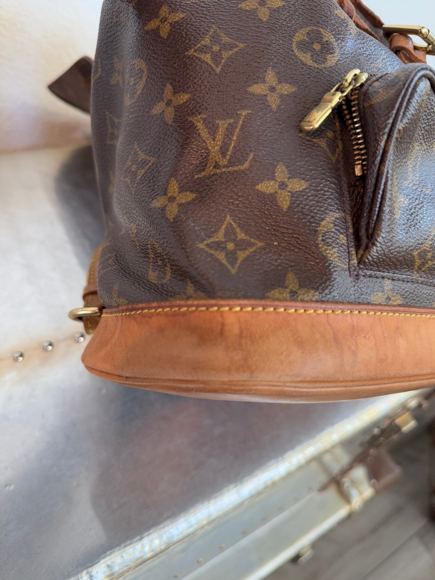 Pre-owned Authentic Louis Vuitton Montsouris MM Monogram Backpack