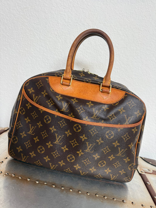 Pre-owned Authentic Louis Vuitton Deauville Monogram Handbag